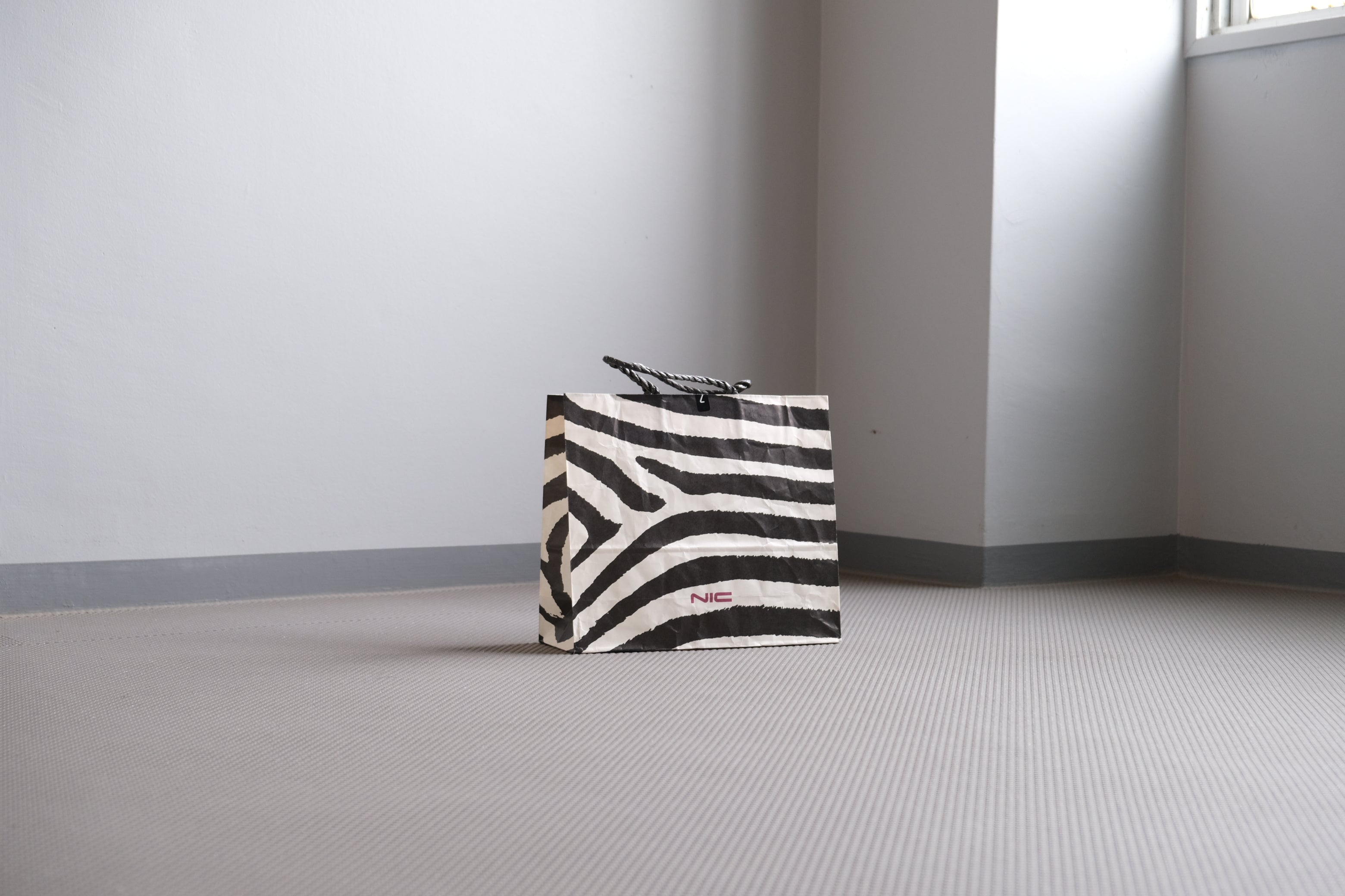 NICで出会った家具に、もう一度“はじまり”を。 ── 福岡の記憶とともに、家具を次の時間へ手渡すために