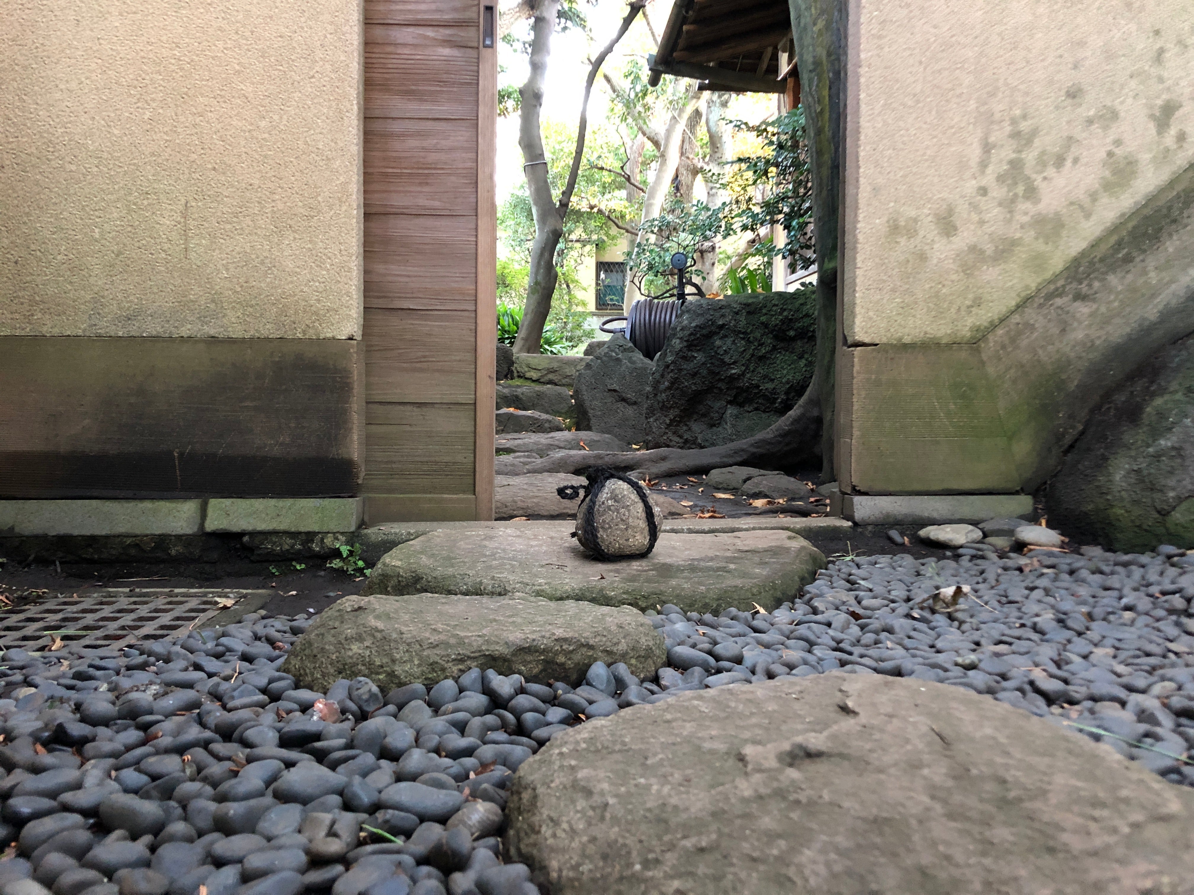 モノを超えて | 静けさと、商いの記録