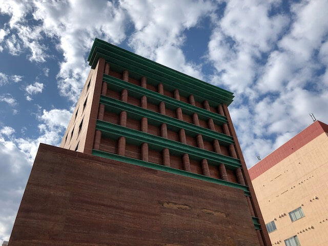 ホテル イル・パラッツォ再訪──1989年から続くデザインの文脈と、建築が文化として残る理由