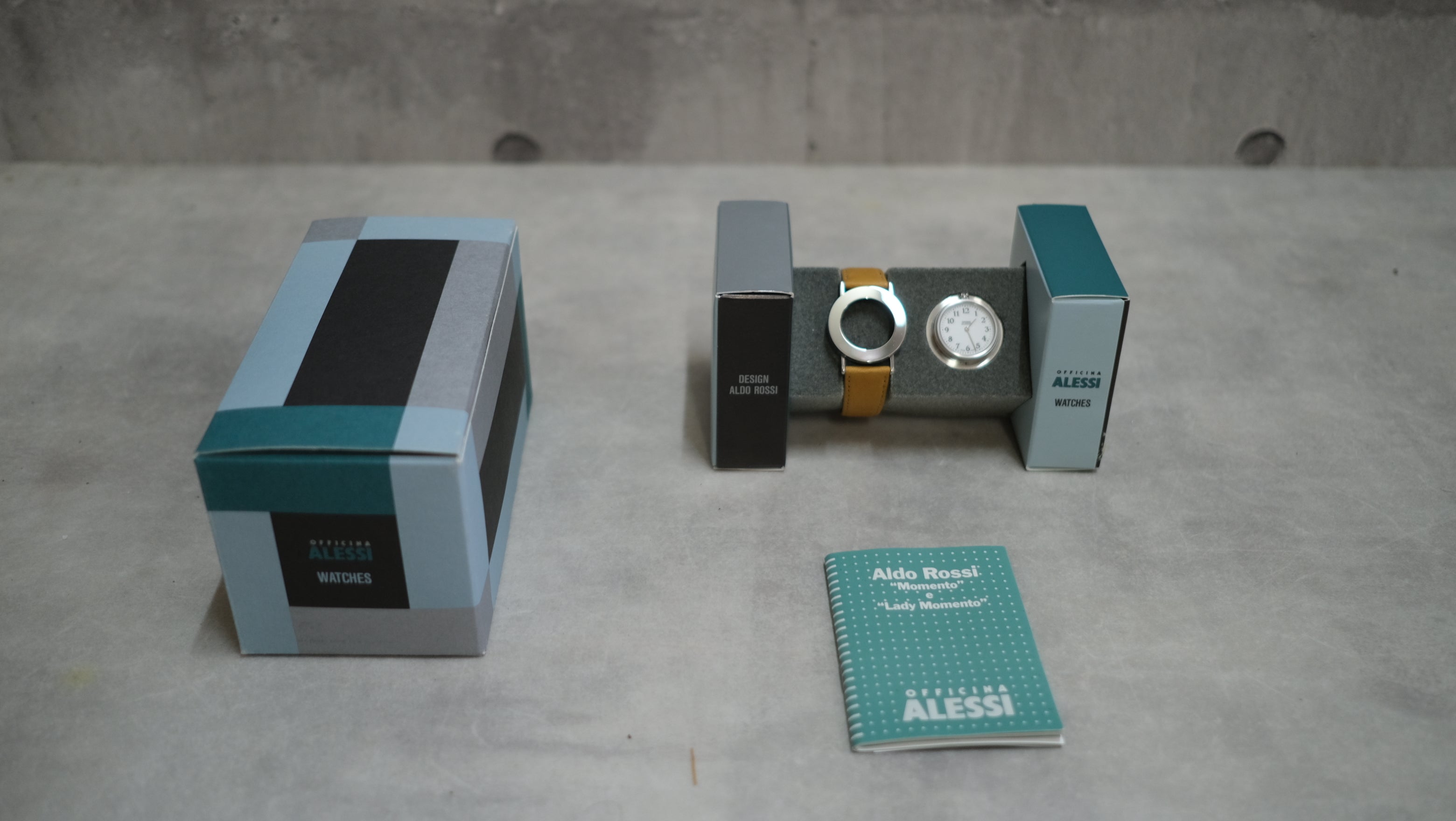 【未使用・デッドストック】ALESSI × Aldo Rossi|MOMENTO AR1/N|メンズウォッチ|ブラウンレザーベルト|電池交換済|1987年モデル