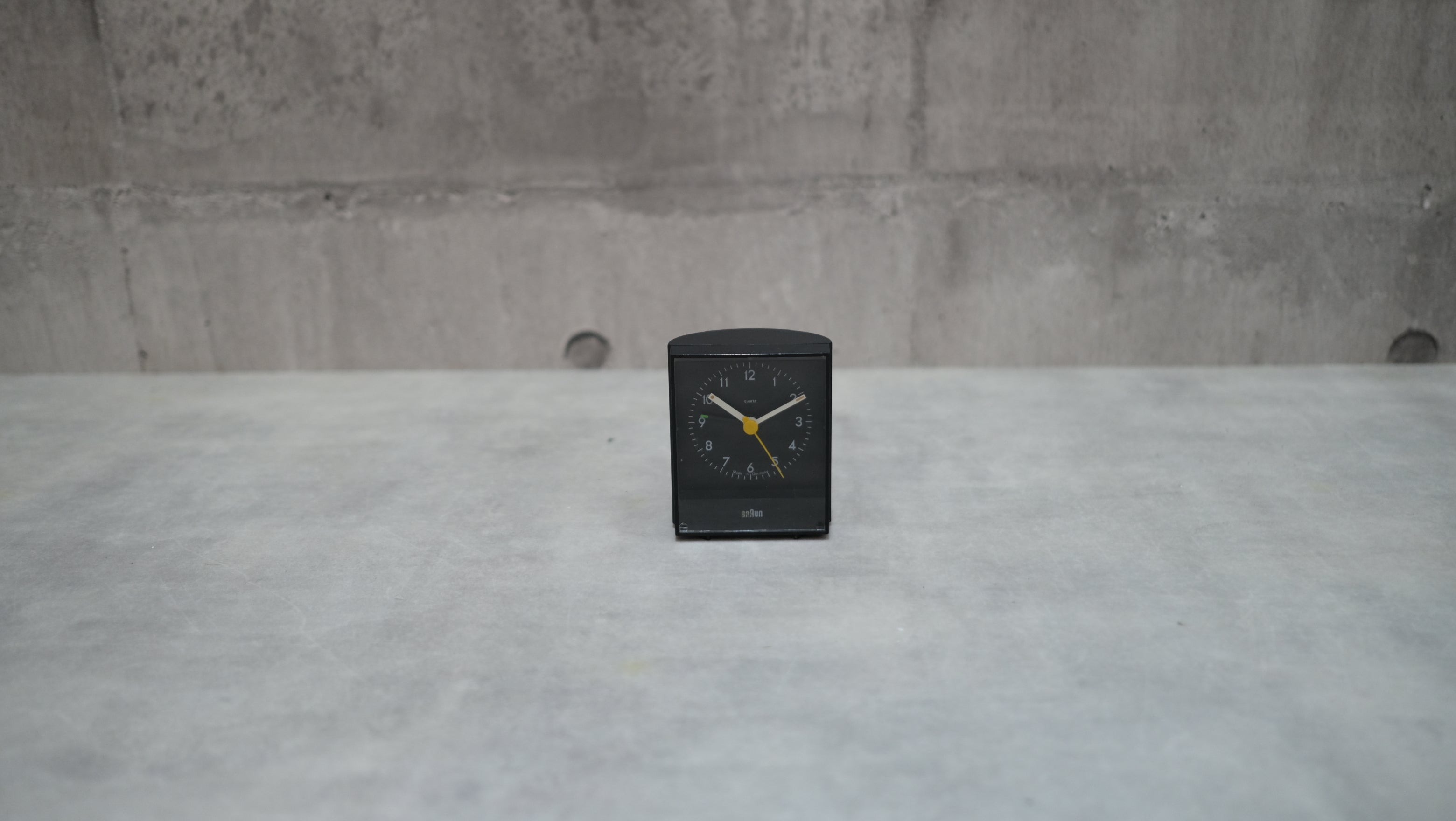 BRAUN ブラウン quartz AB4 Type 4749 目覚まし時計 卓上クロック ヴィンテージ ドイツ製 Dietrich Lubs ディートリッヒ ルブス