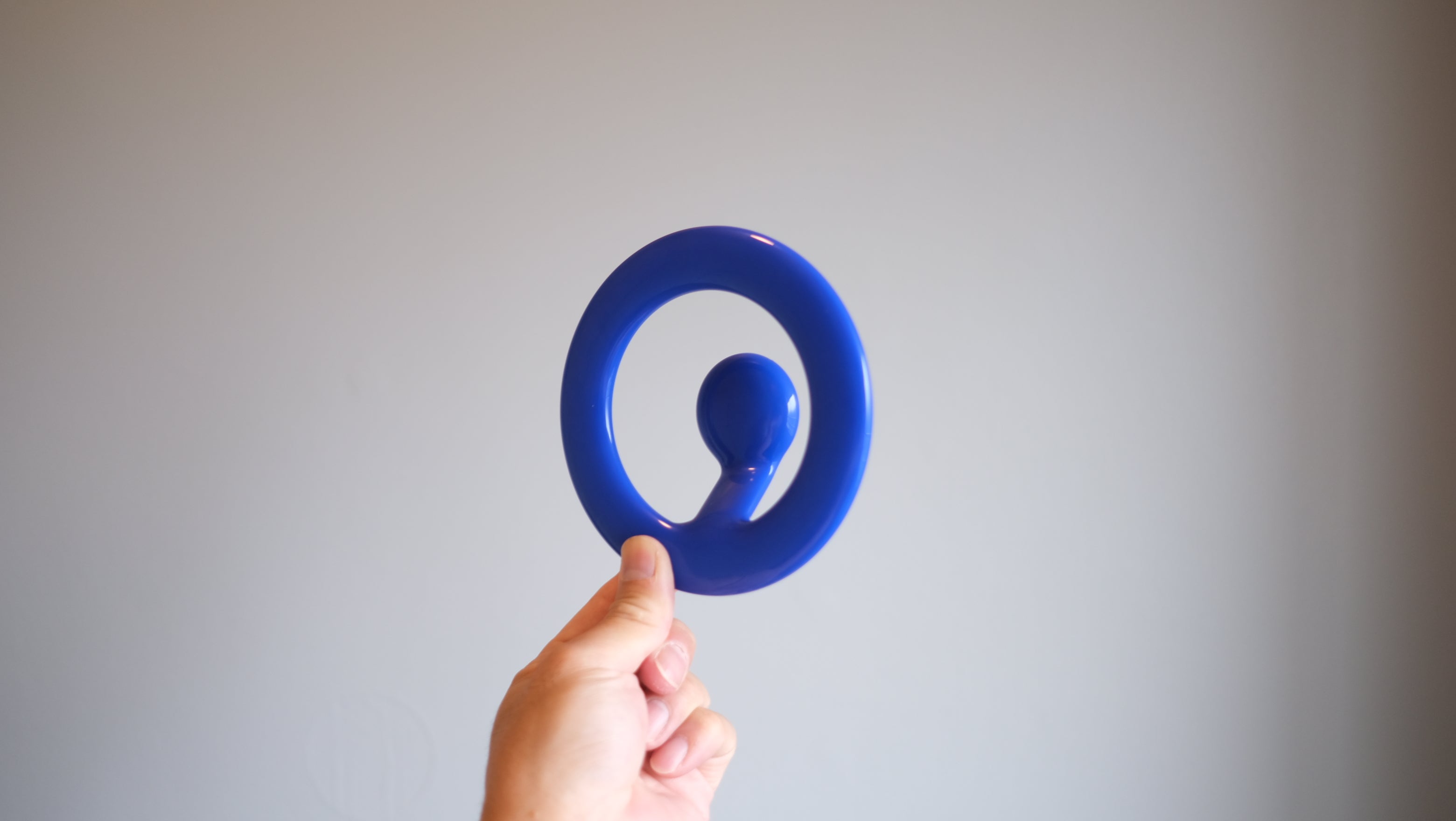 【廃盤・希少・未使用】ALESSI × マーク・ニューソン sygma Hook MN02|タオルハンガー 青