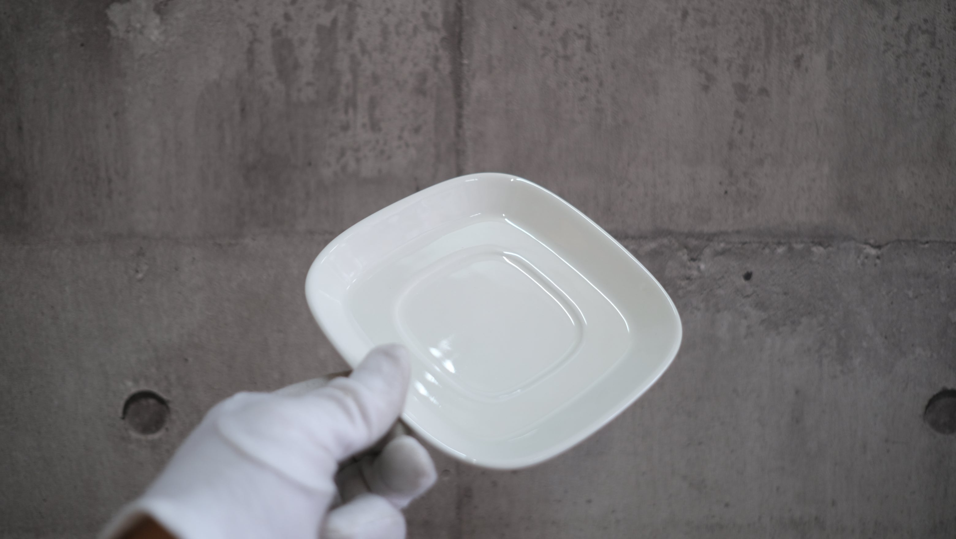 テーブルに、余白という美学を|DANESE ホワイト磁器セット(未使用)