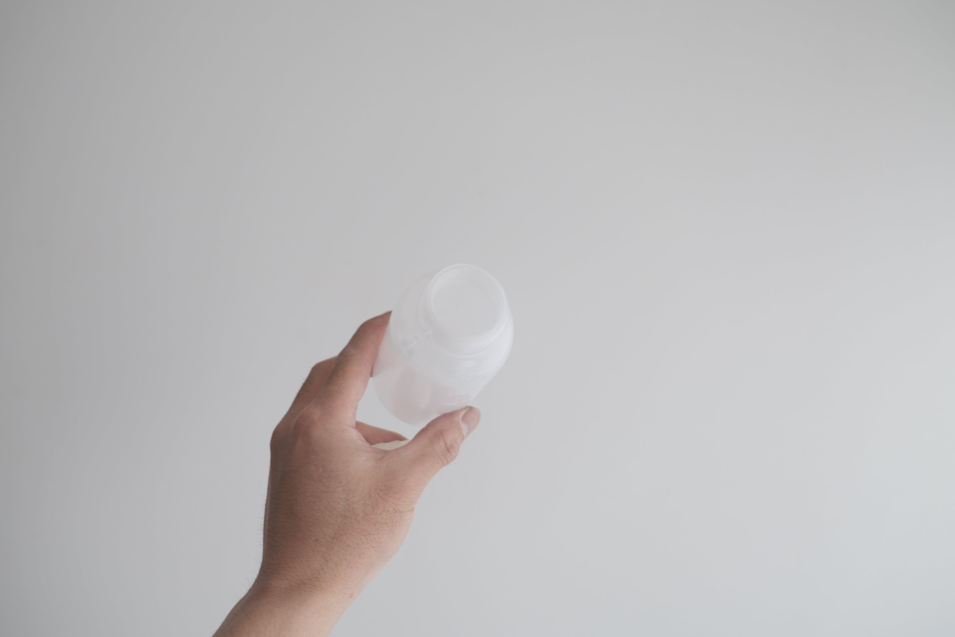 Kartell ラボ用PEボトル 250ml ホワイト|最小単位の静けさ