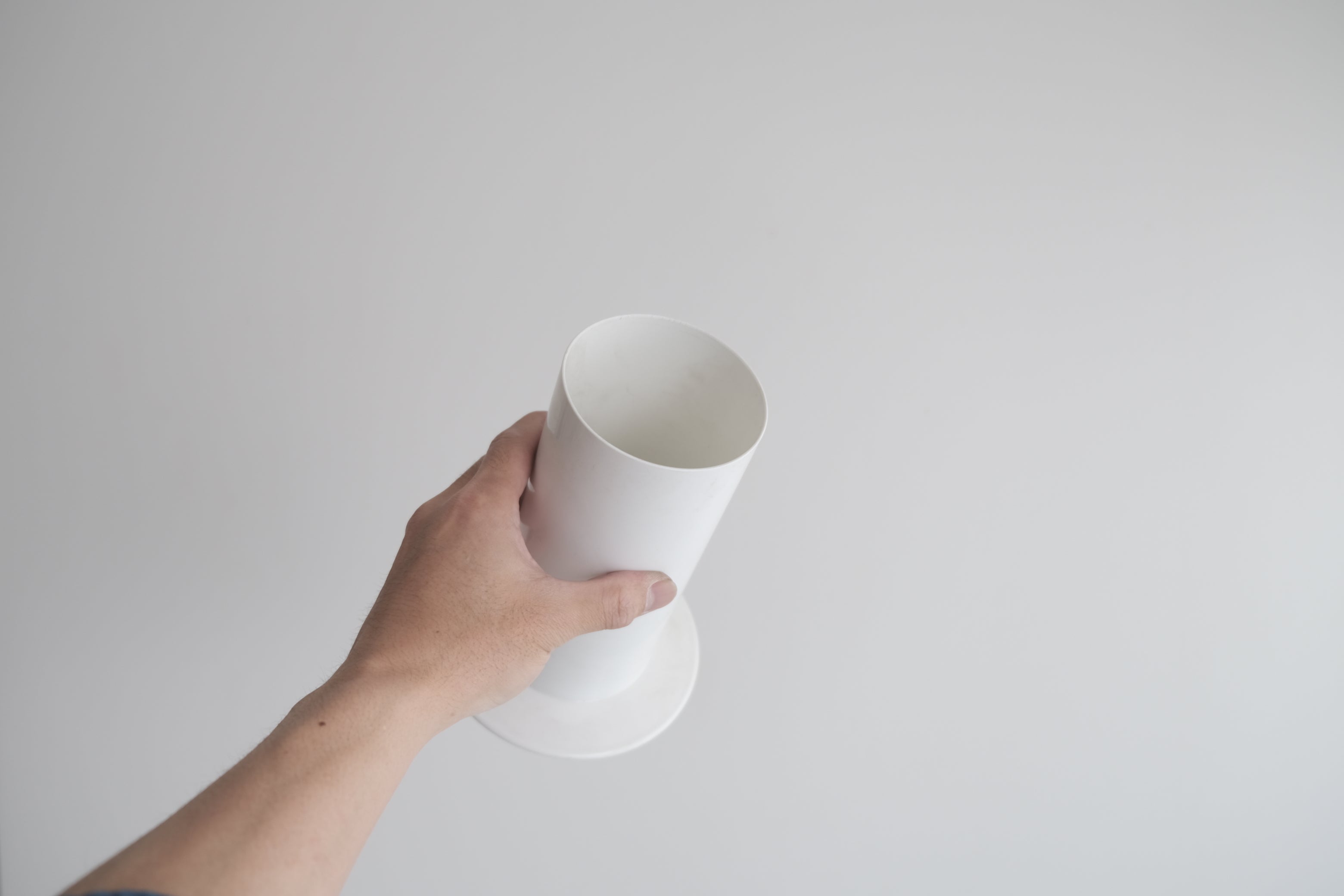 Kartell INPUT POT 1100ml|医療器具から生まれた静かな円筒