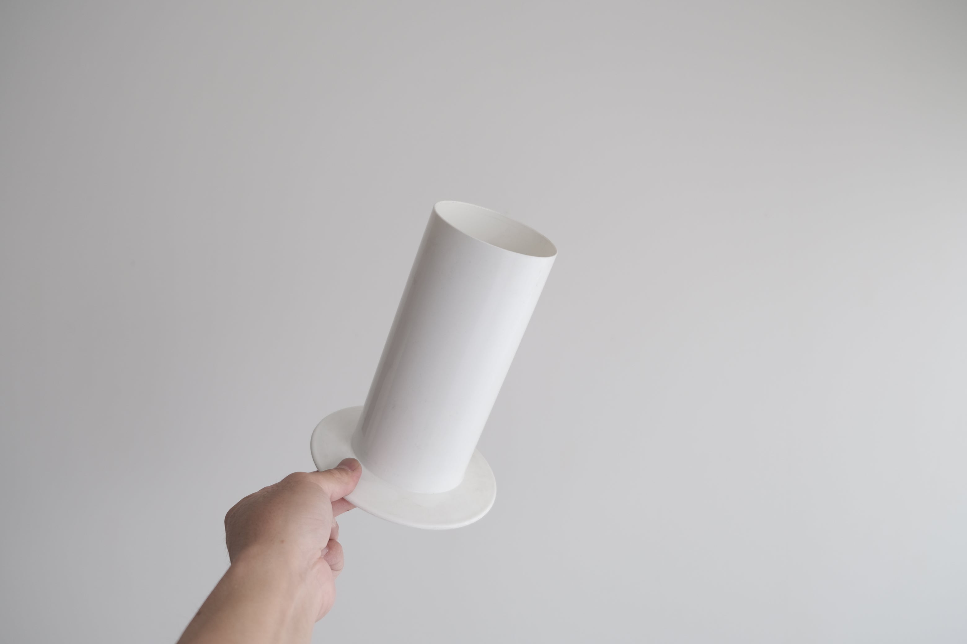 Kartell INPUT POT 1100ml|医療器具から生まれた静かな円筒