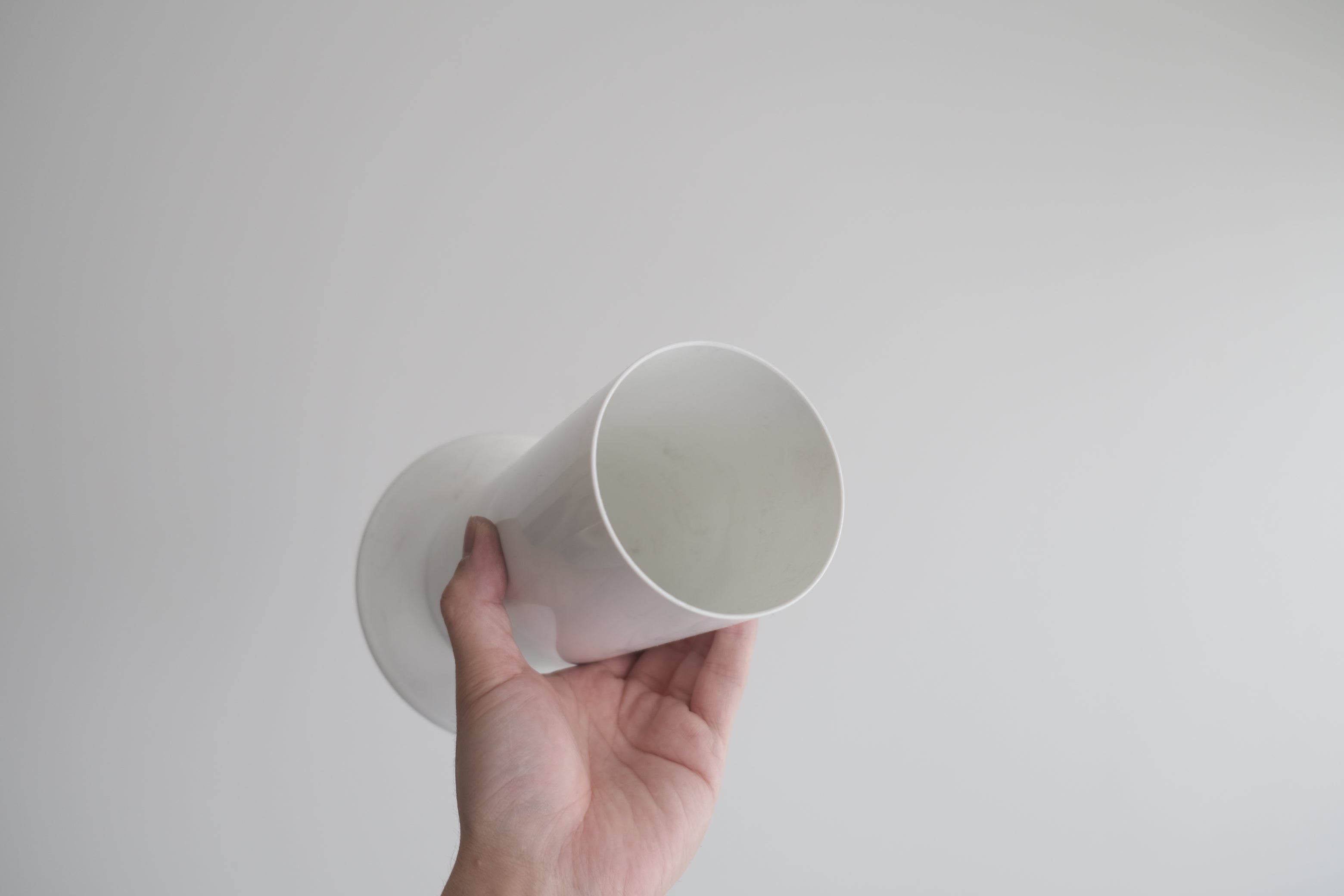 Kartell INPUT POT 1100ml|医療器具から生まれた静かな円筒
