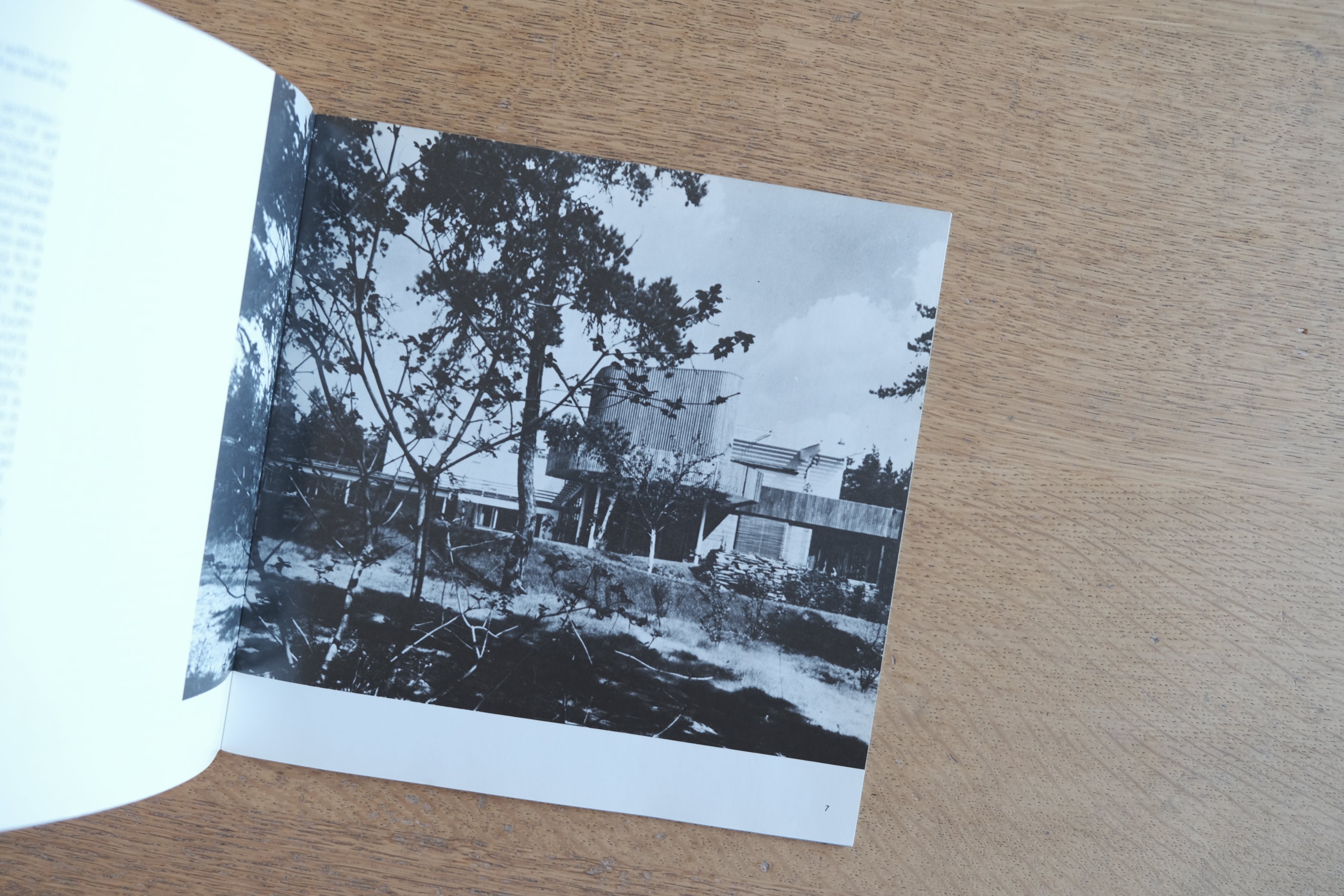 Villa Mairea 1937–1939(1982年刊)|アルヴァ&アイノ・アアルト名作住宅・広報冊子版