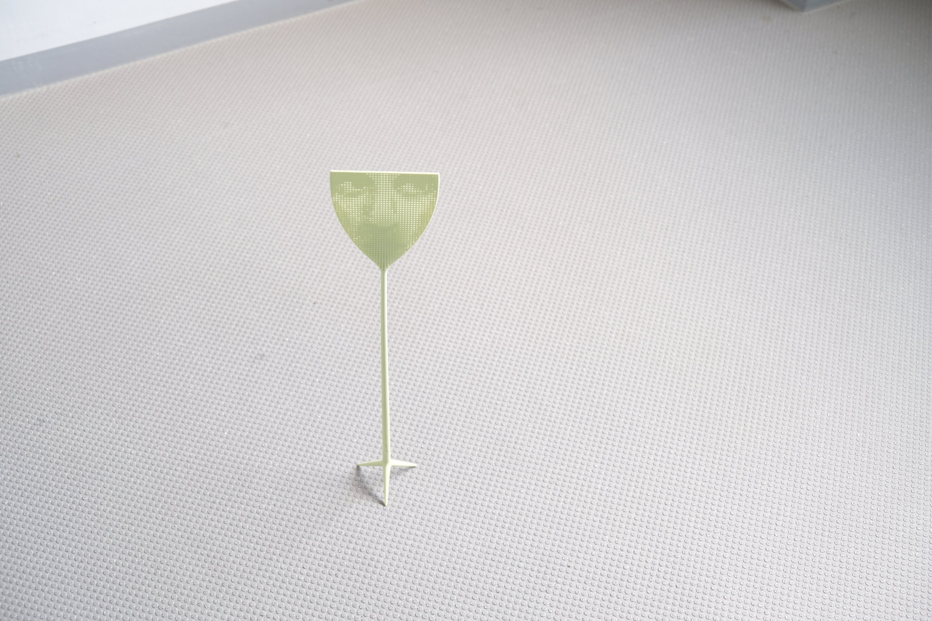 フィリップ・スタルク DR. Skud|ALESSI ハエ叩き|自立式インテリア・ユーモアと機能の彫刻