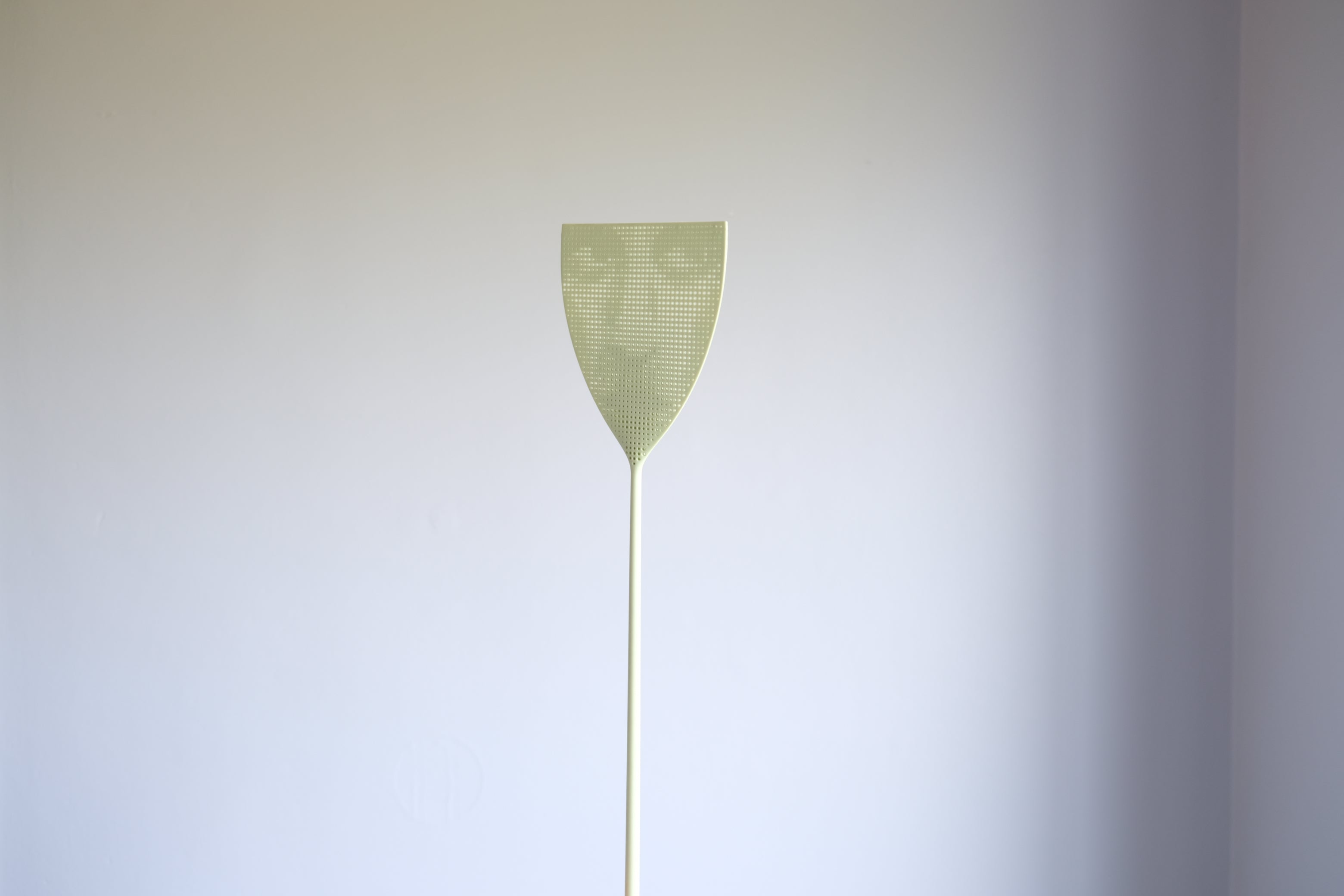 フィリップ・スタルク DR. Skud|ALESSI ハエ叩き|自立式インテリア・ユーモアと機能の彫刻