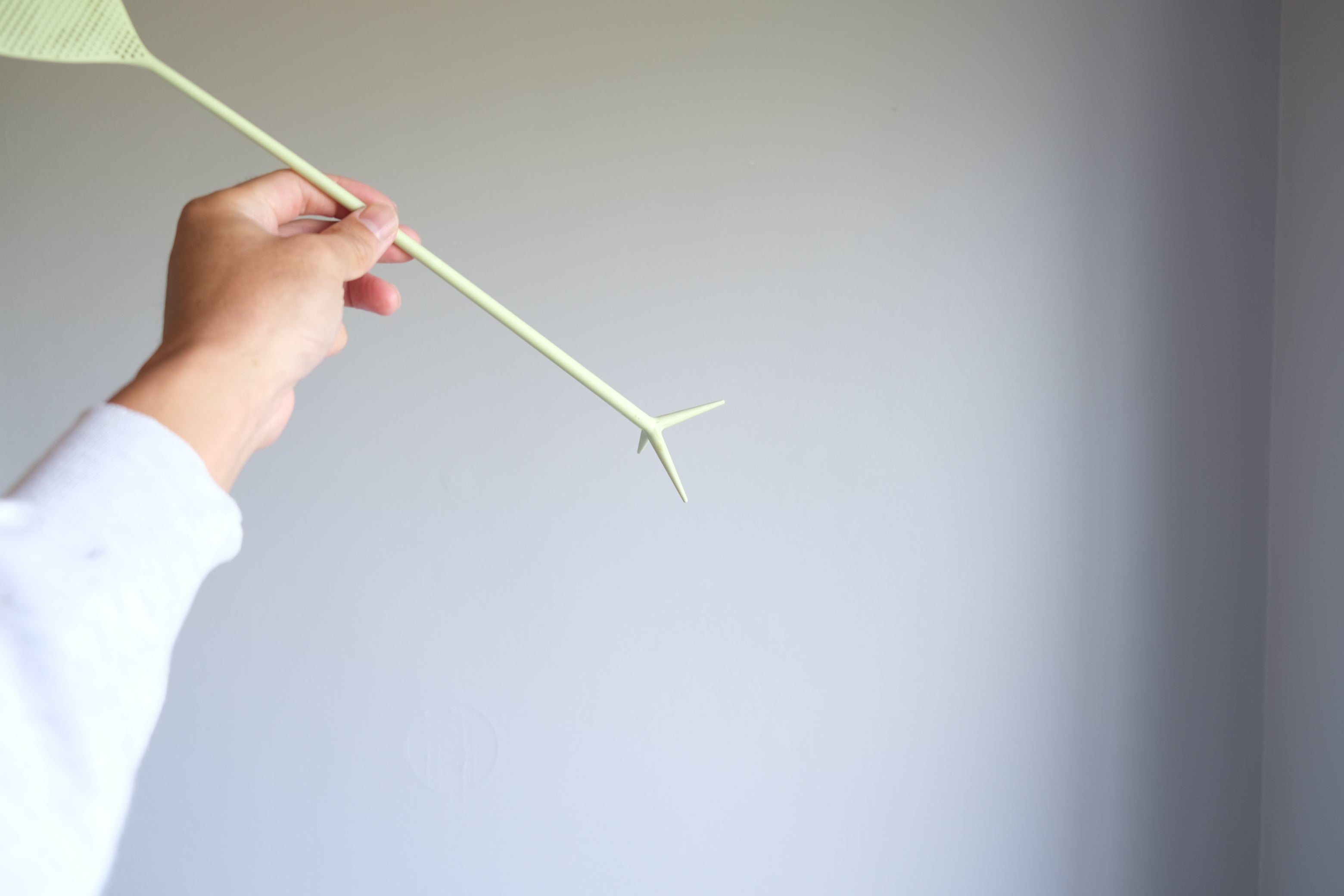 フィリップ・スタルク DR. Skud|ALESSI ハエ叩き|自立式インテリア・ユーモアと機能の彫刻