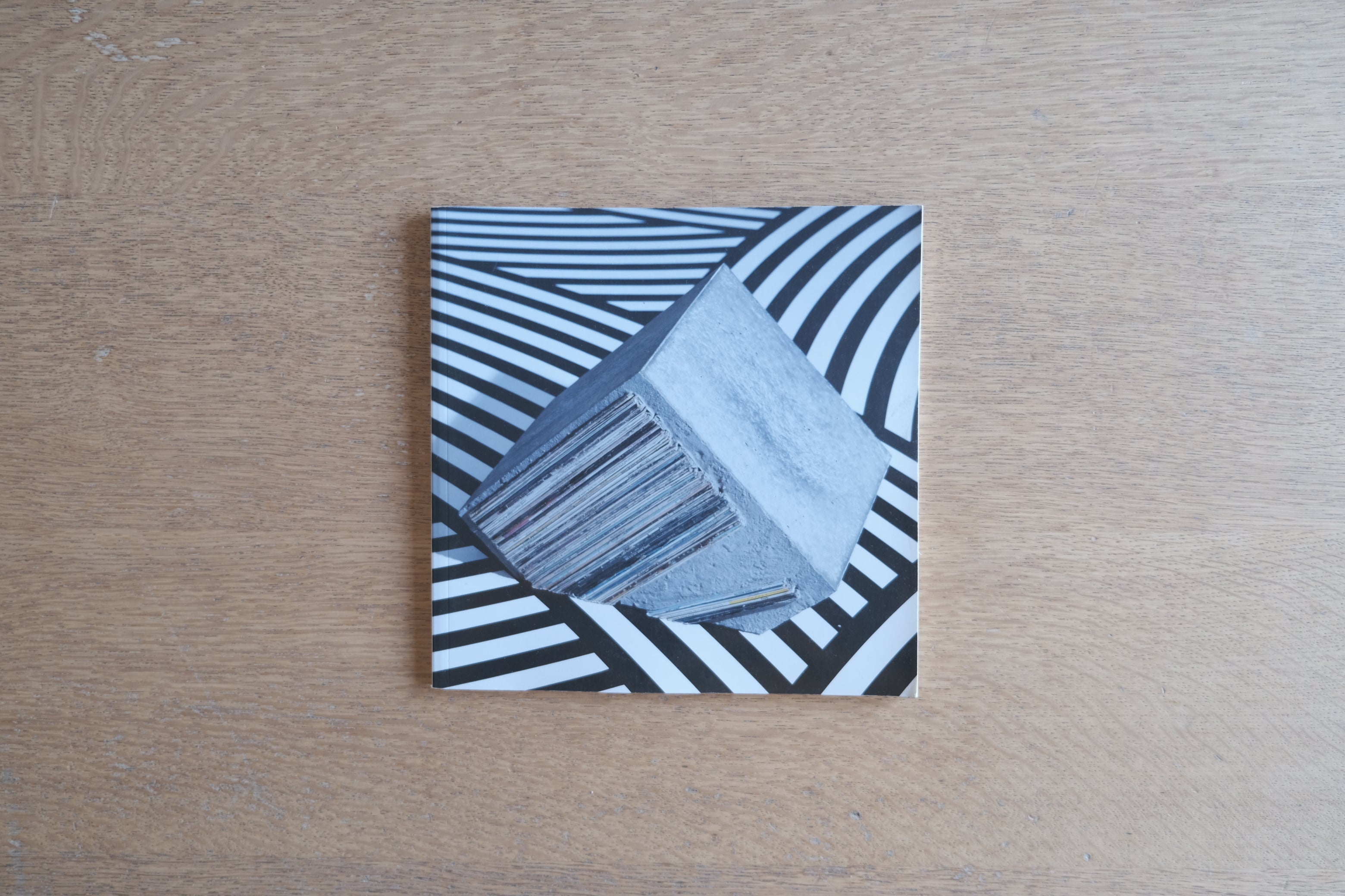 Jim Lambie|UNKNOWN PLEASURES 展覧会図録(原美術館 2009)