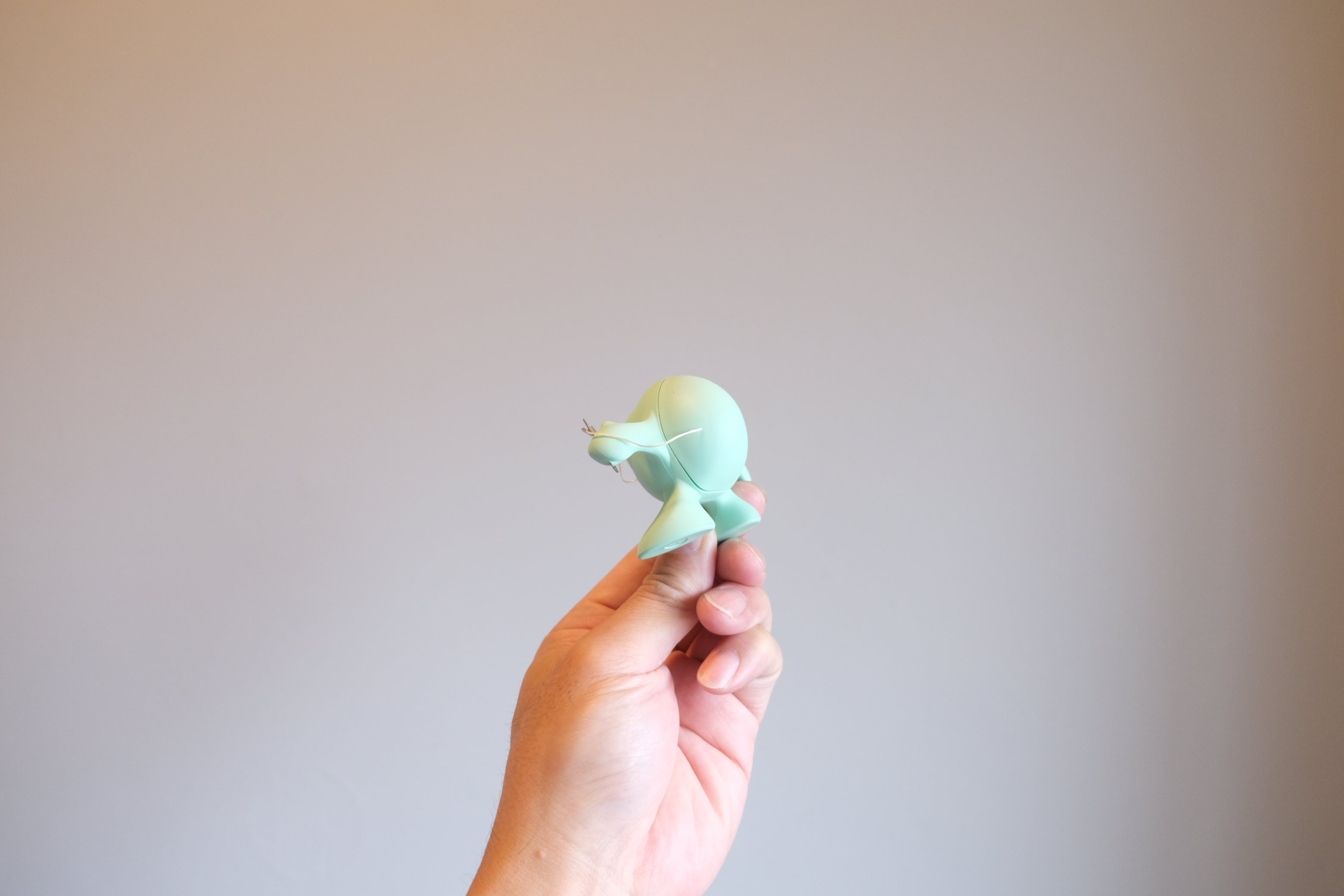 気持ちをほぐす、ユーモアを日常に。ALESSI OTTO デンタルフロスホルダー(グリーン色)