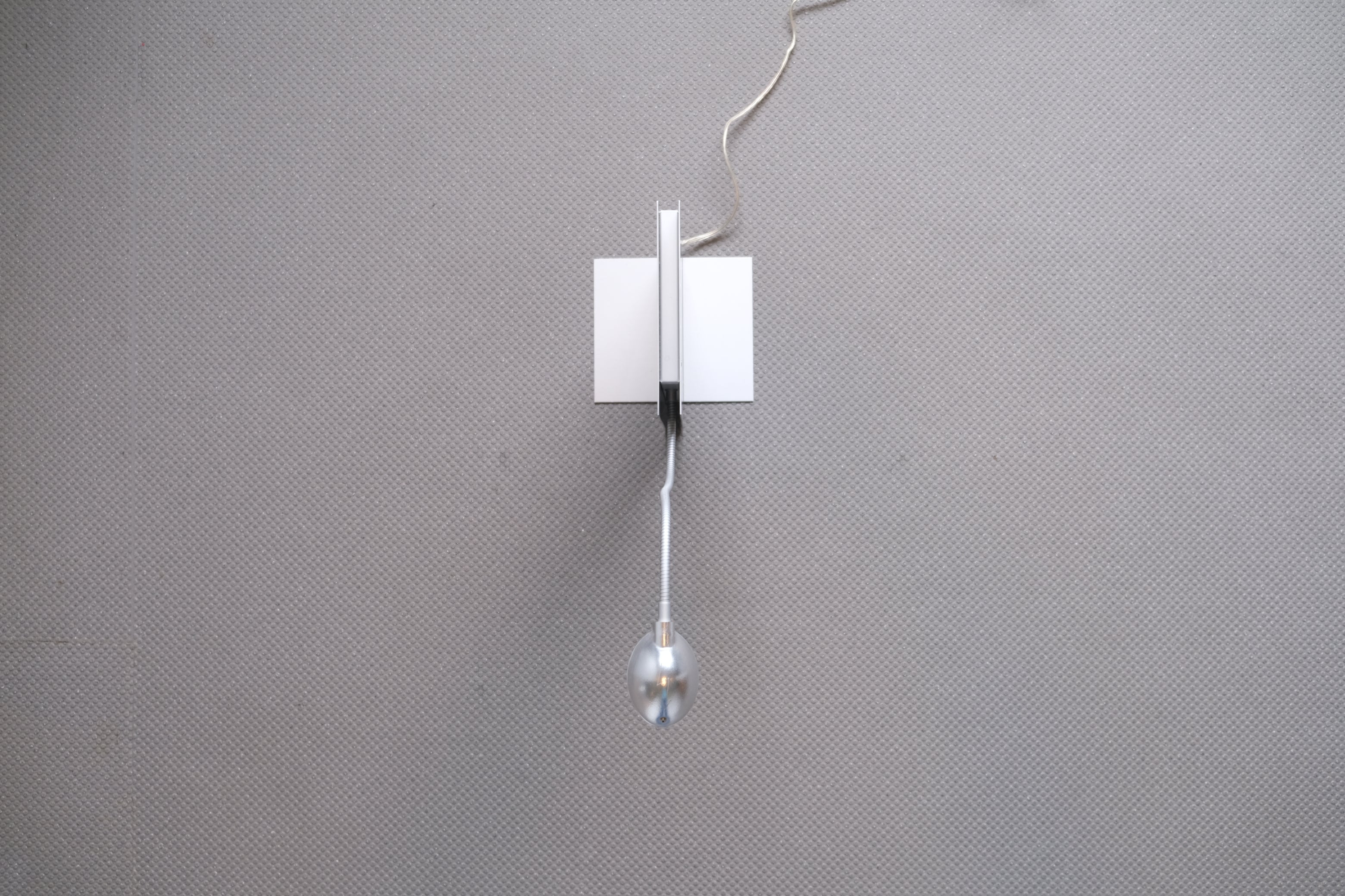 【OSKAR LAMP|INGO MAURER × Studio NOI】ブックエンドとしても使える詩的な照明