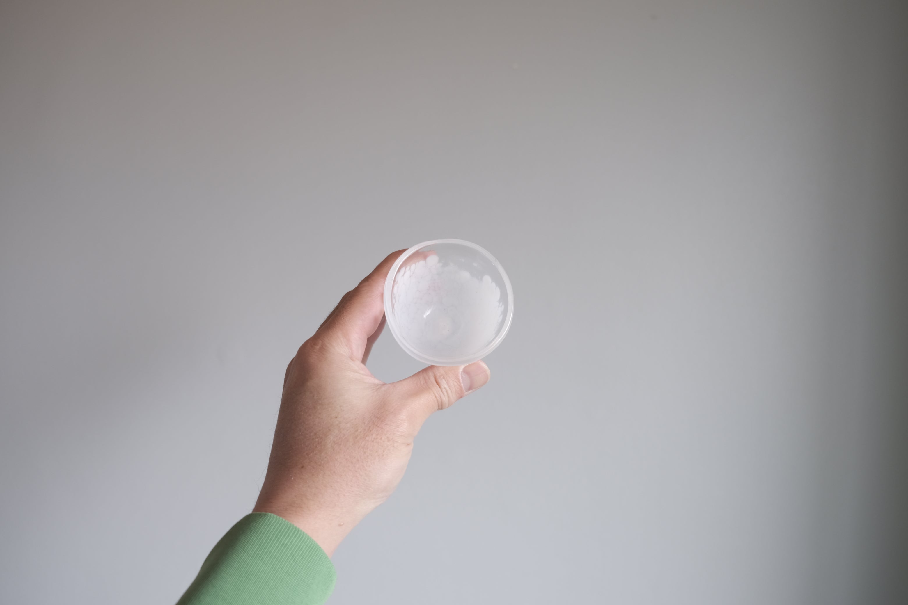 ガラス ぐい呑み φ70mm|古川美智子|食卓のアクセサリー