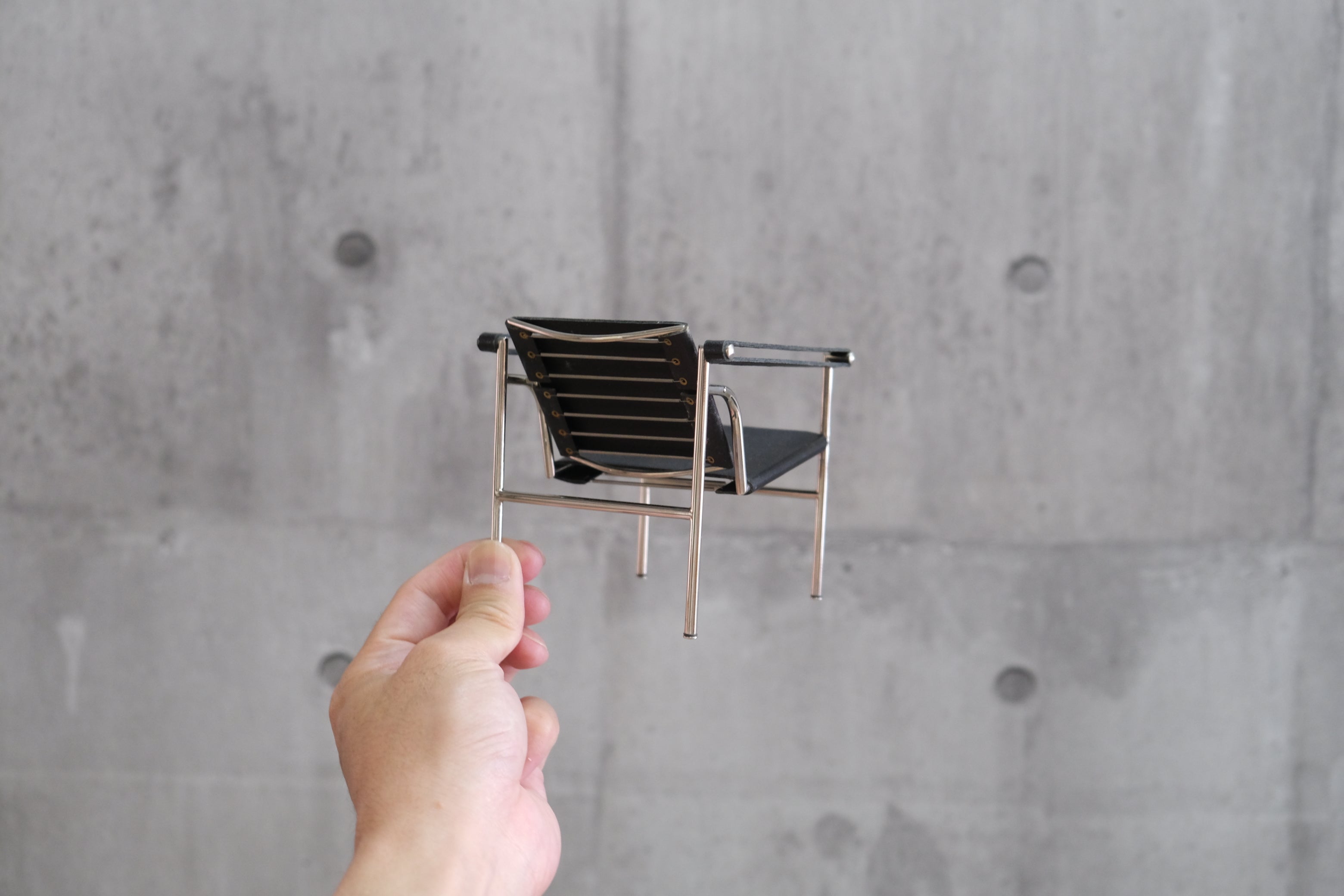 LC1 ミニチュアチェア|ル・コルビュジエ+ペリアン+ジャンヌレ|Vitra Design Museum製