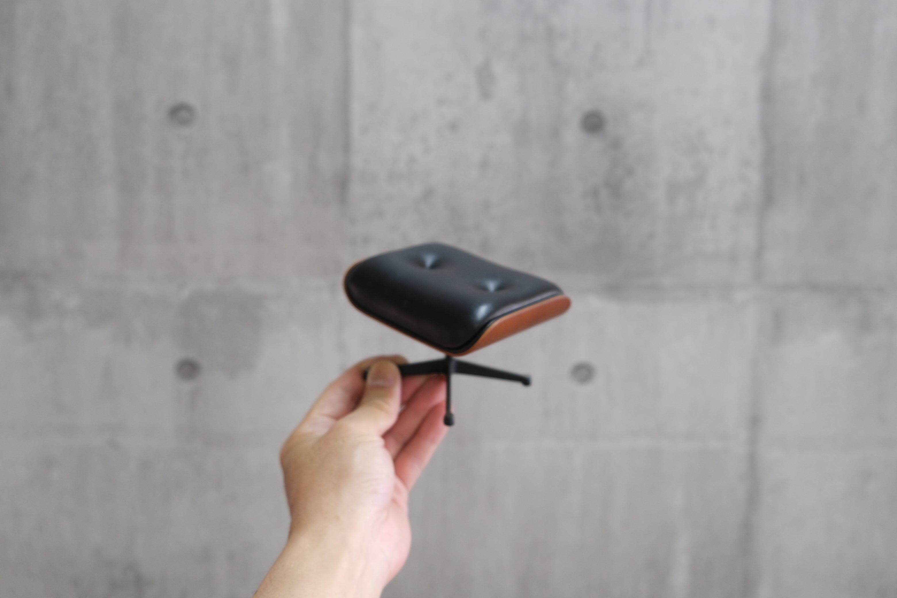 1/6スケール|イームズ ラウンジチェア&オットマン ミニチュア(Vitra公式・箱付き)