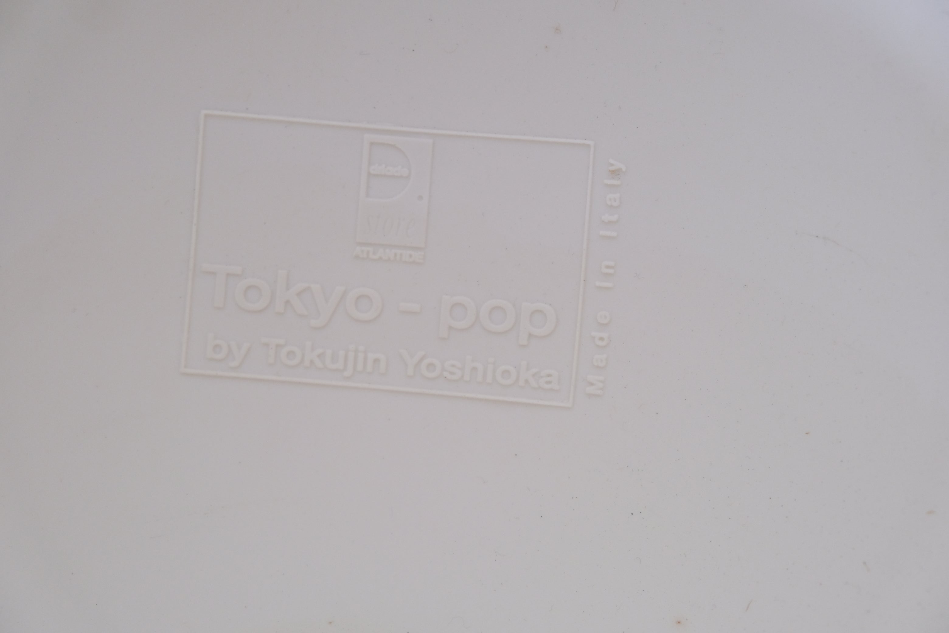 “置く”というデザイン|吉岡徳仁 Tokyo-Pop スツール&テーブルセット