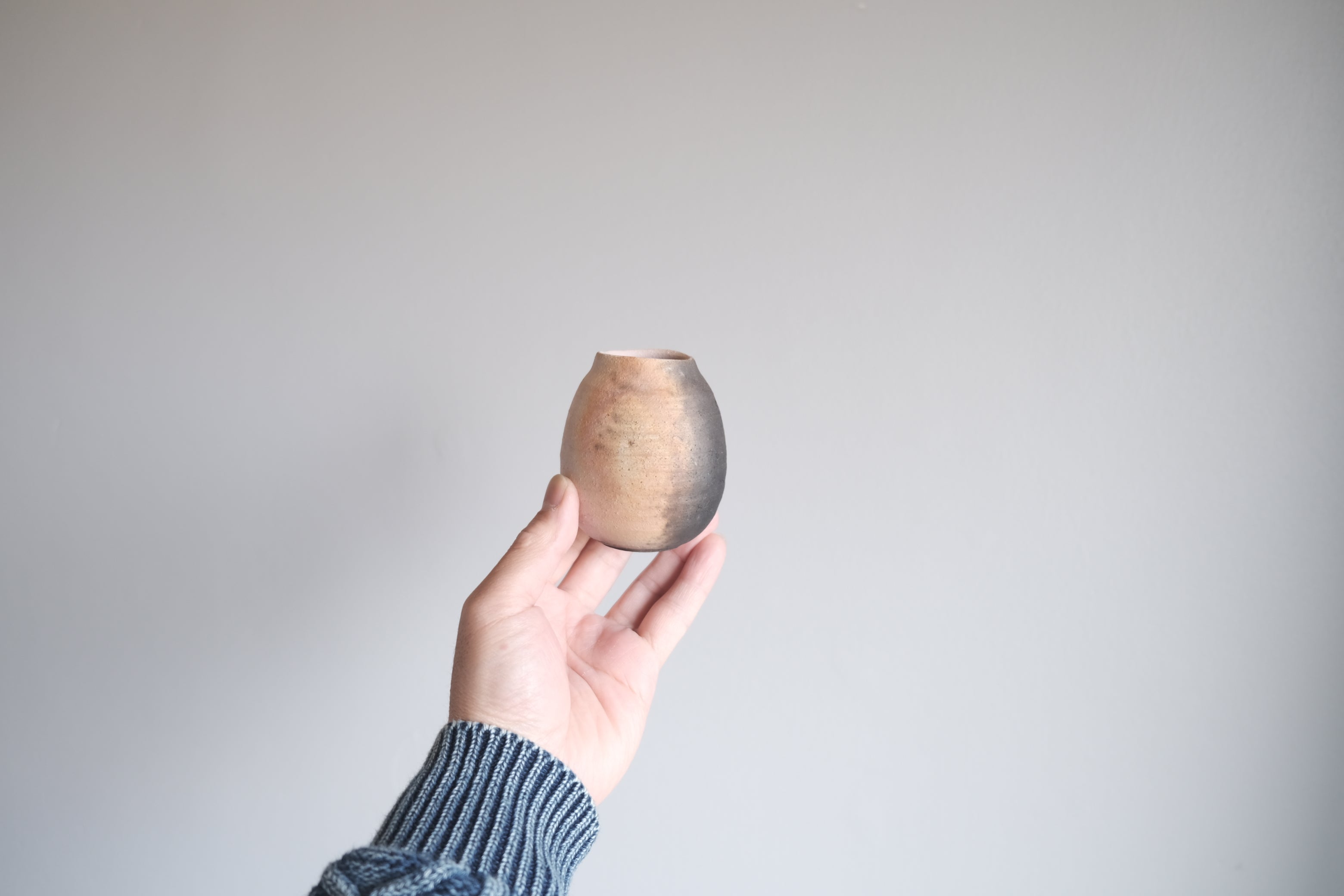 棚橋祐介|初期作品 小壺(径約6cm)窯印あり|陶器 オブジェ