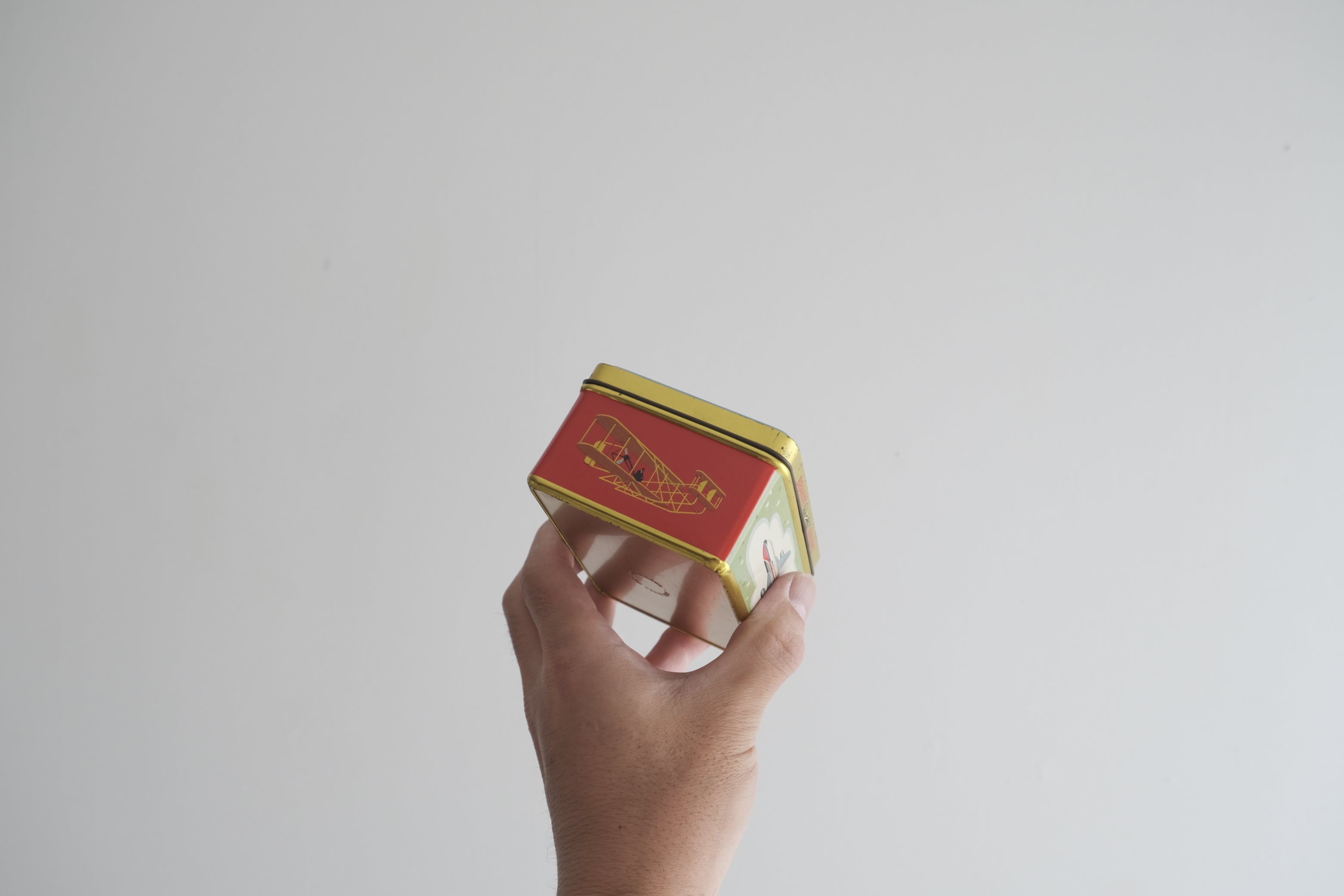 Braniff Airways ファーストクラス チョコレート缶|ヴィンテージ未使用品 Tin Box