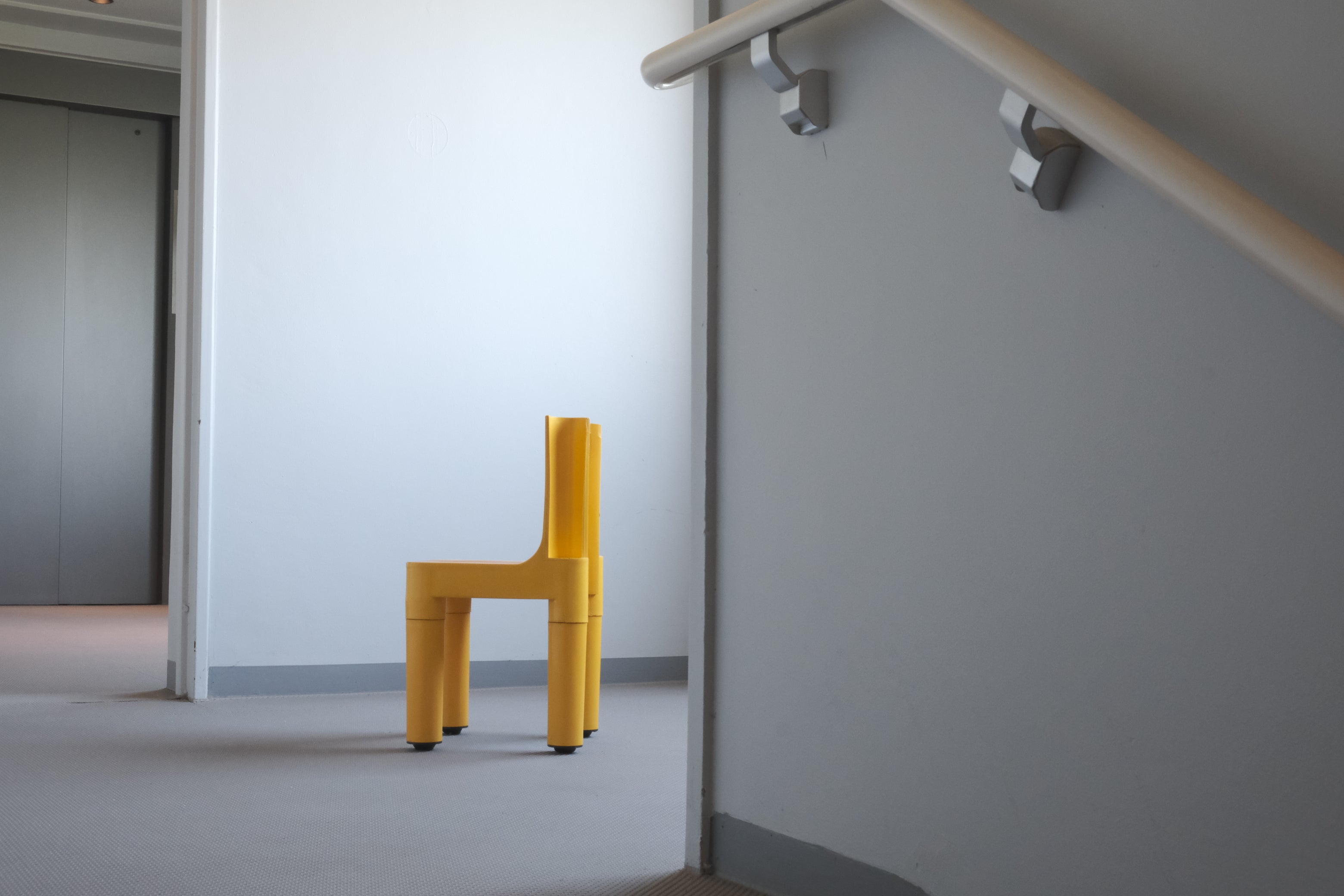 Kartell K4999 キッズチェア|色彩と機能が未来へ継承される、モジュールデザインの原点