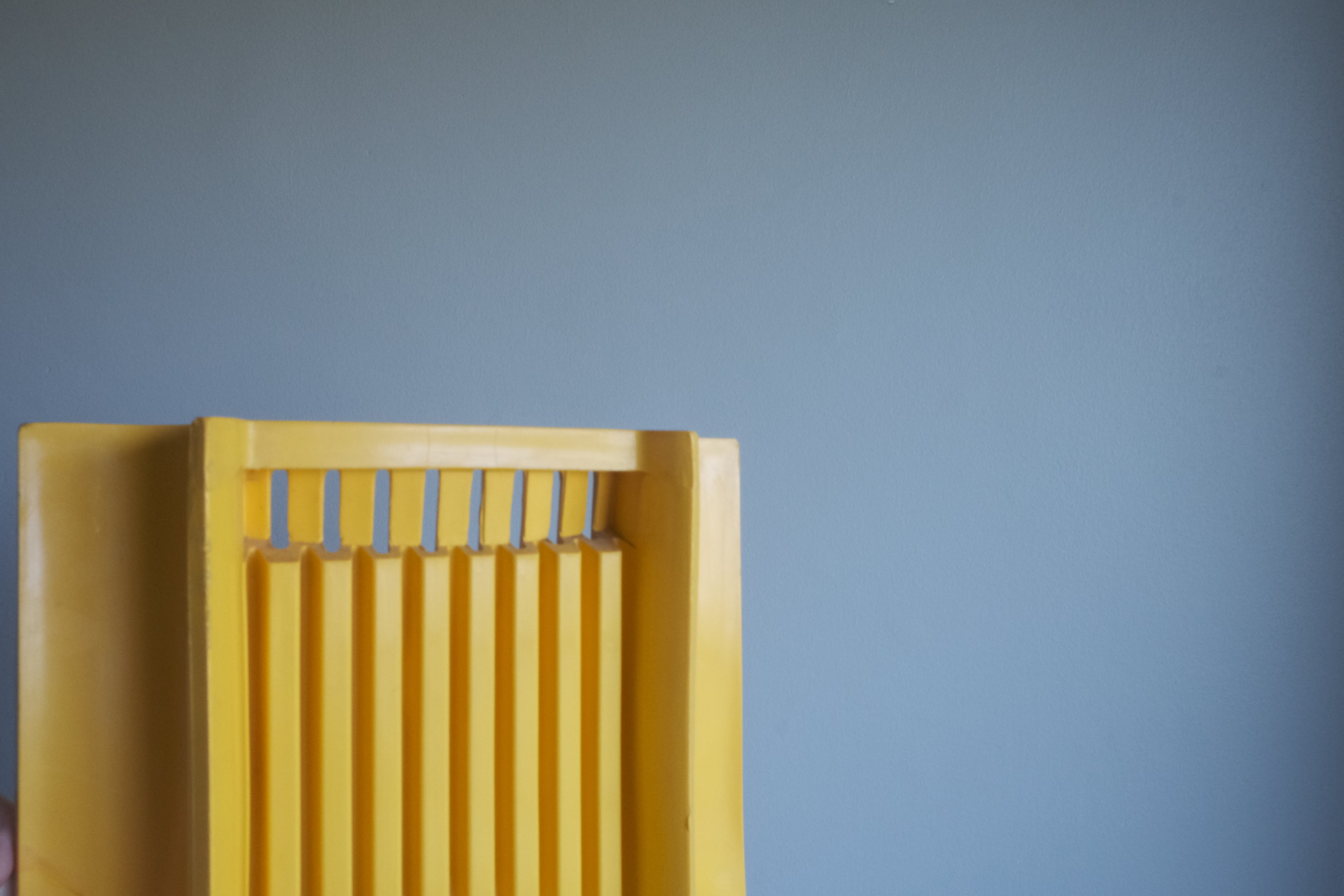 Kartell K4999 キッズチェア|色彩と機能が未来へ継承される、モジュールデザインの原点