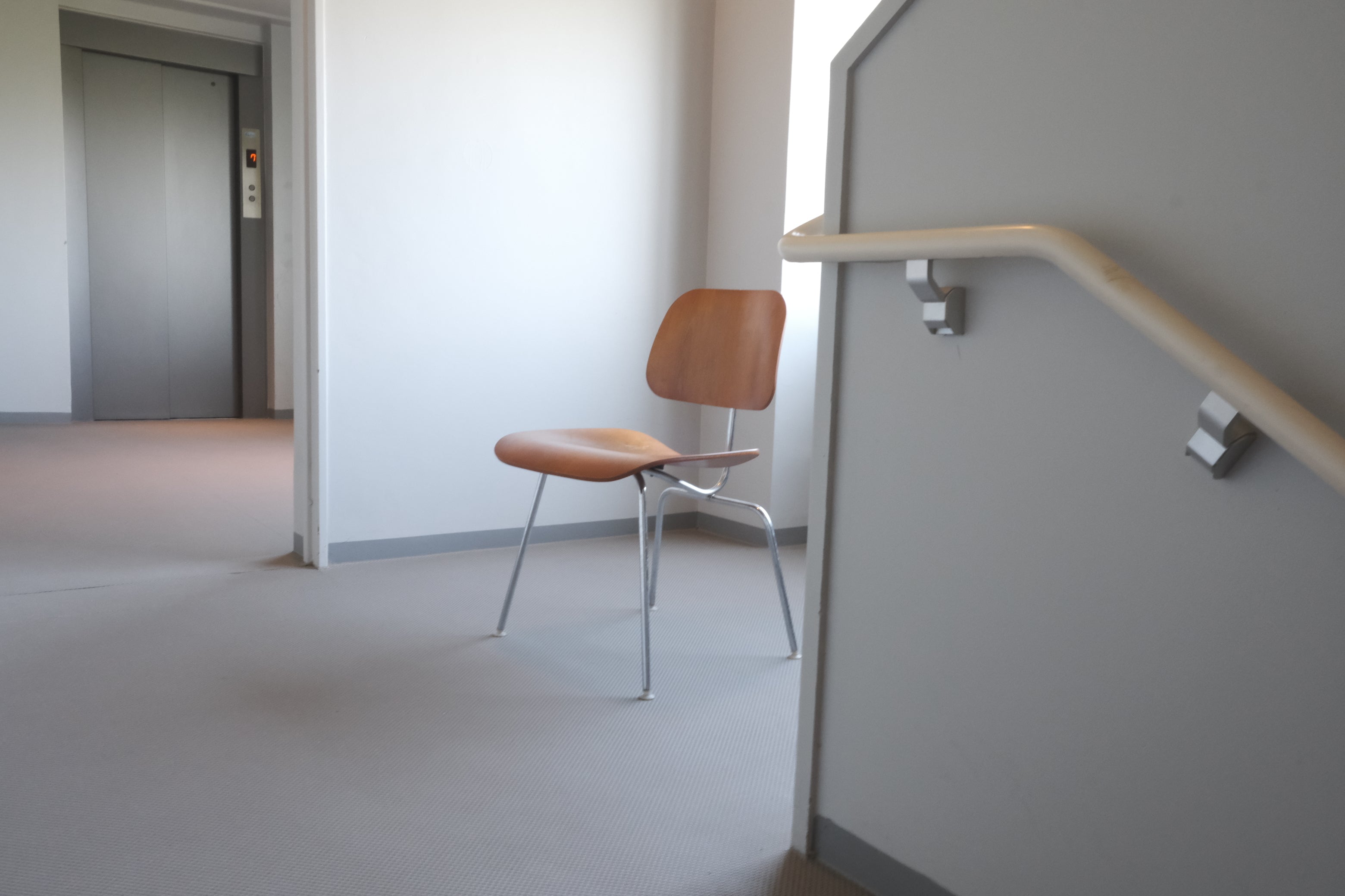 【正規品】Herman Miller イームズ DCM ウォールナット プライウッドダイニングチェア
