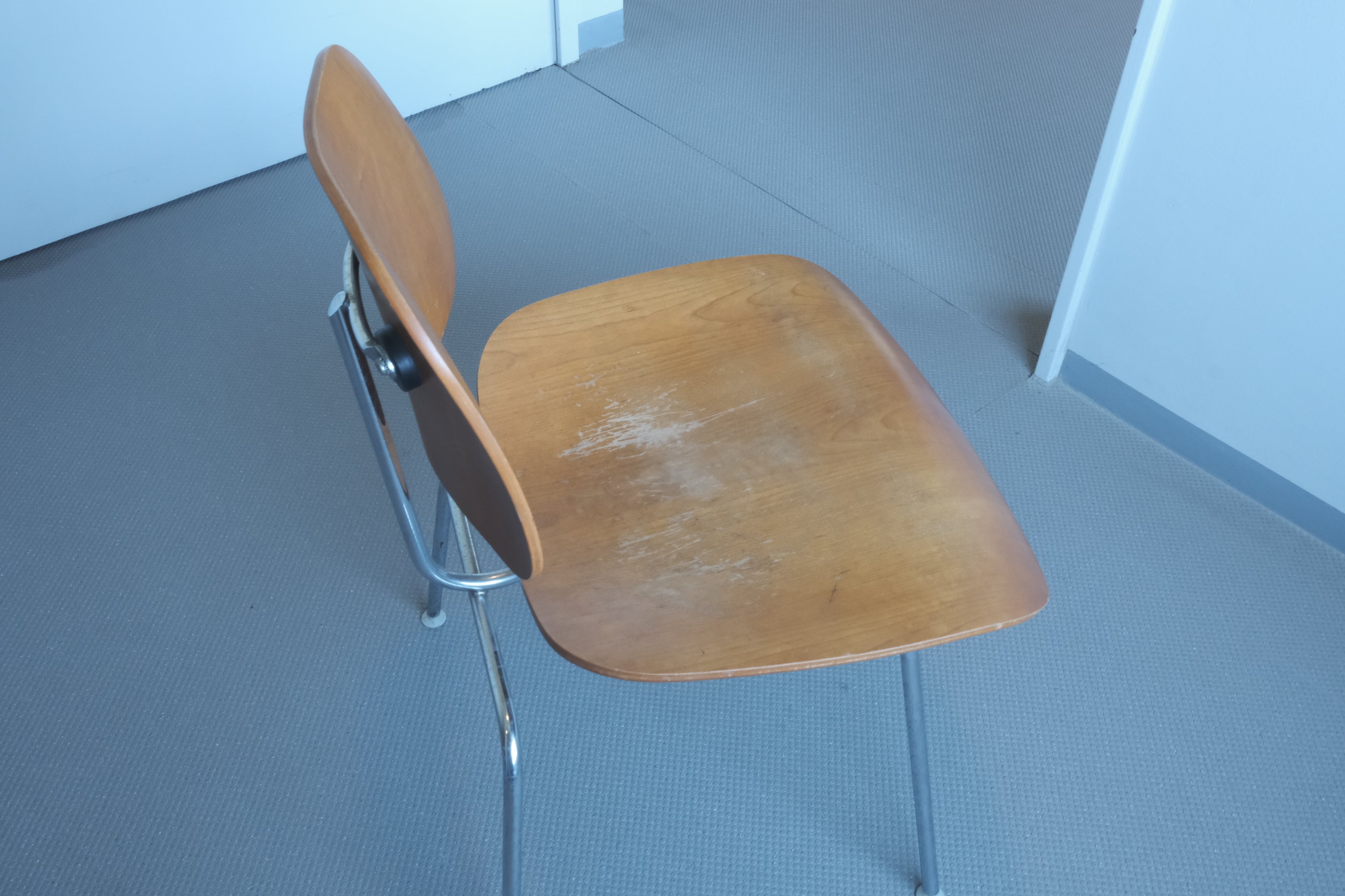 【正規品】Herman Miller イームズ DCM ウォールナット プライウッドダイニングチェア