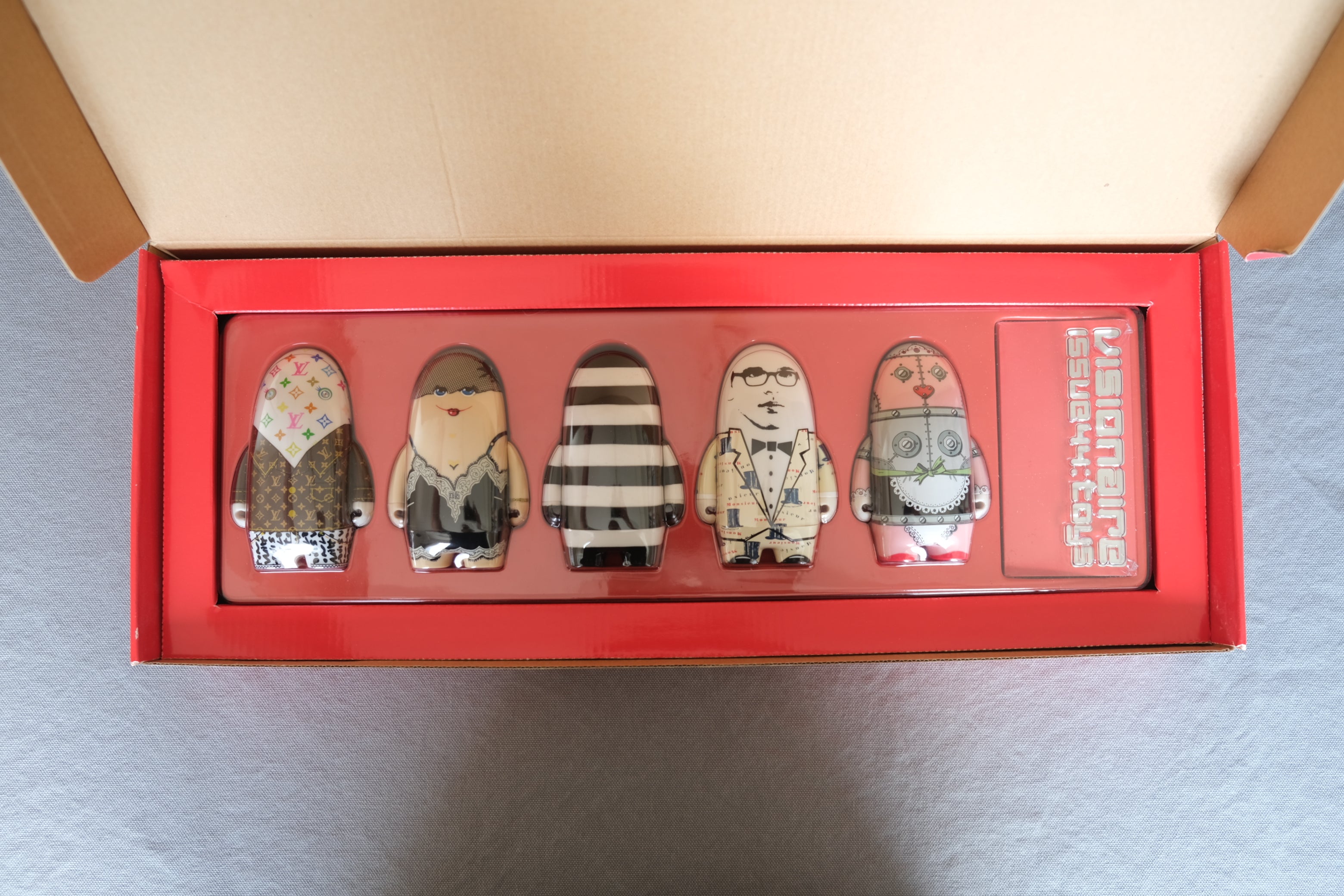 VISIONAIRE 45: More Toys Red|Kidrobot フィギュア5体セット 2004年 伊勢丹限定