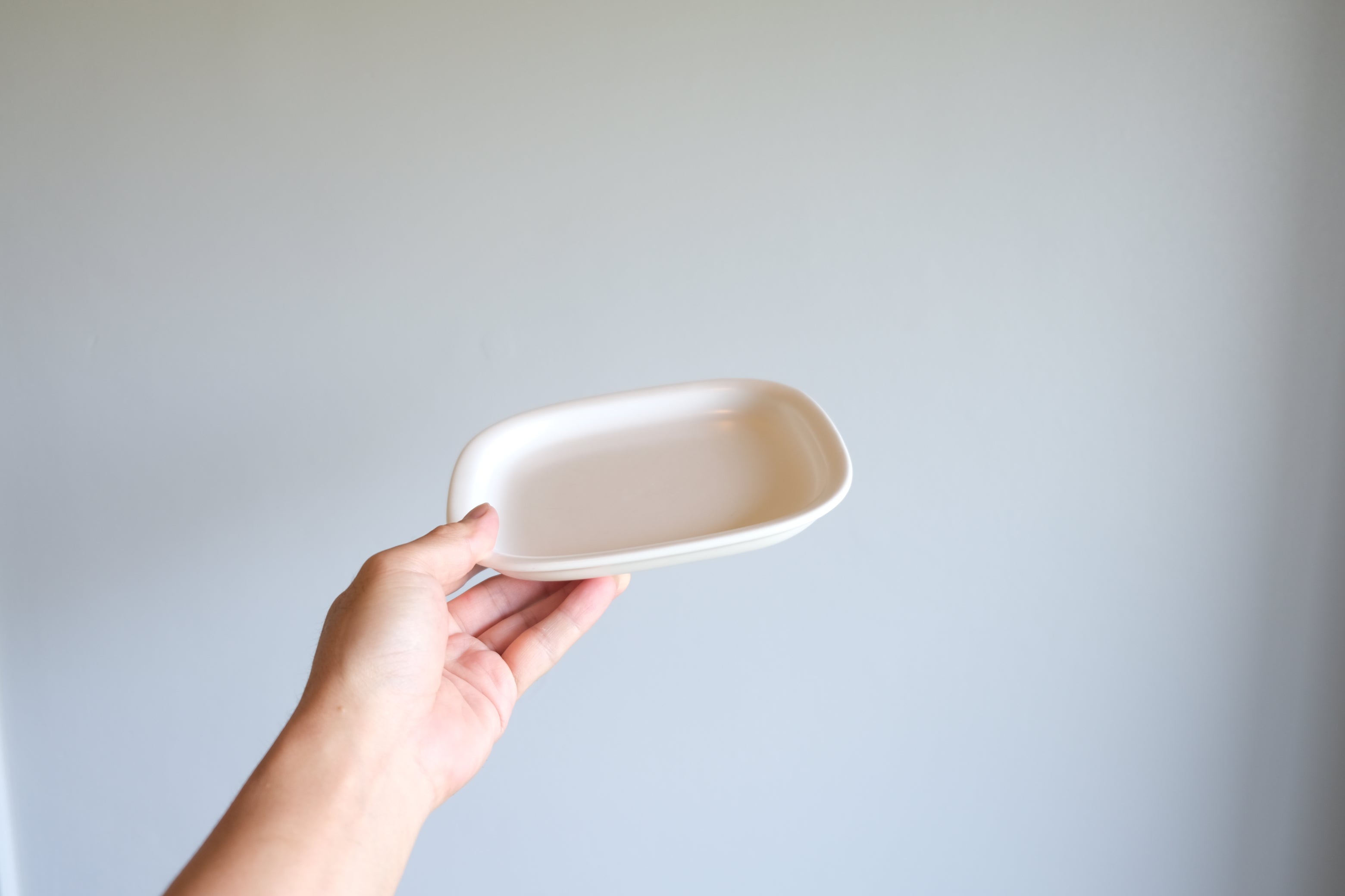 柳宗理 白黒の食器シリーズ プレート Mサイズ セラミック MoMA選定 瀬戸焼 18.5×18.5×3cm