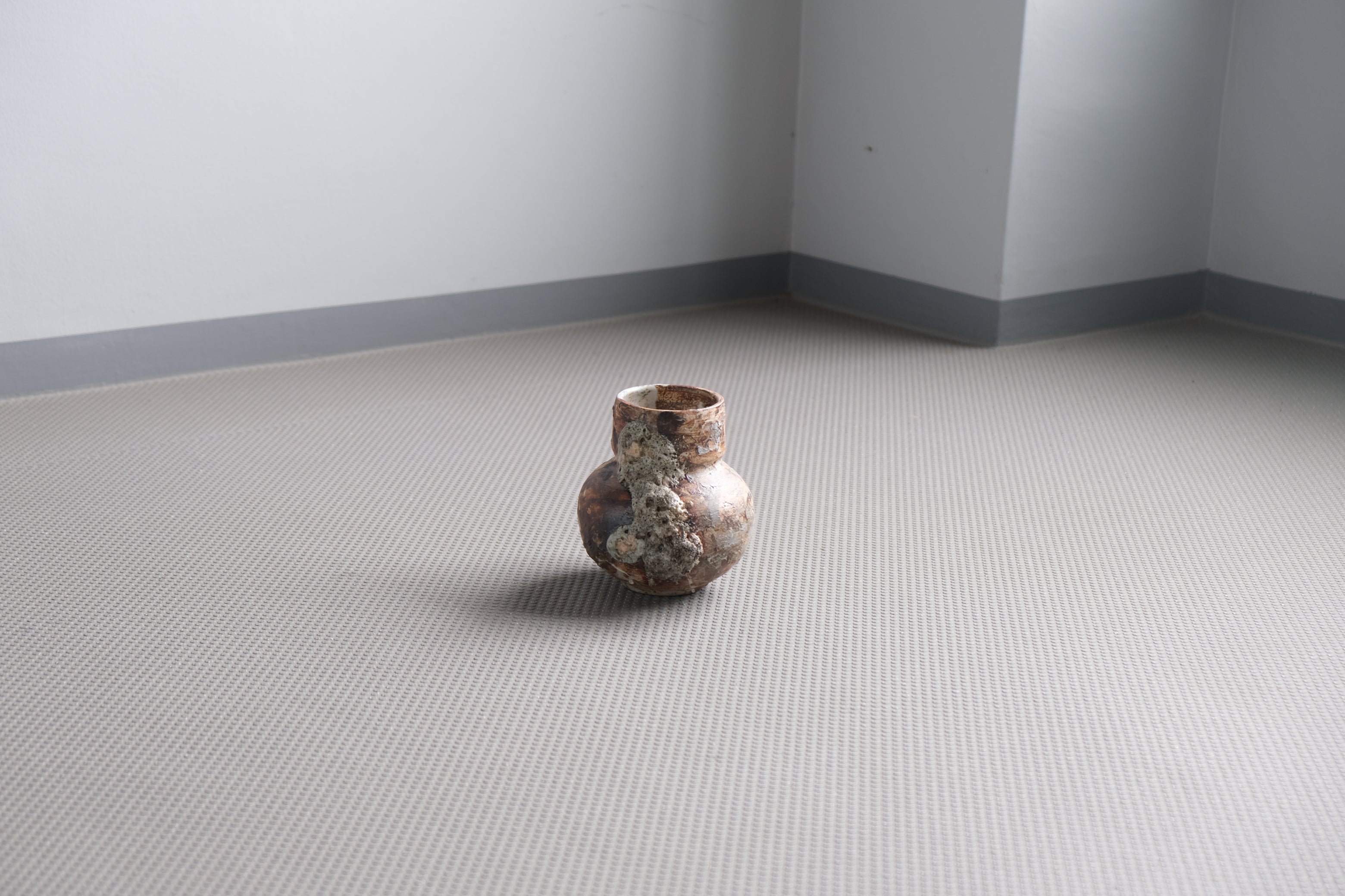 静かな土の旅|Adam Silverman《Untitled 2021》