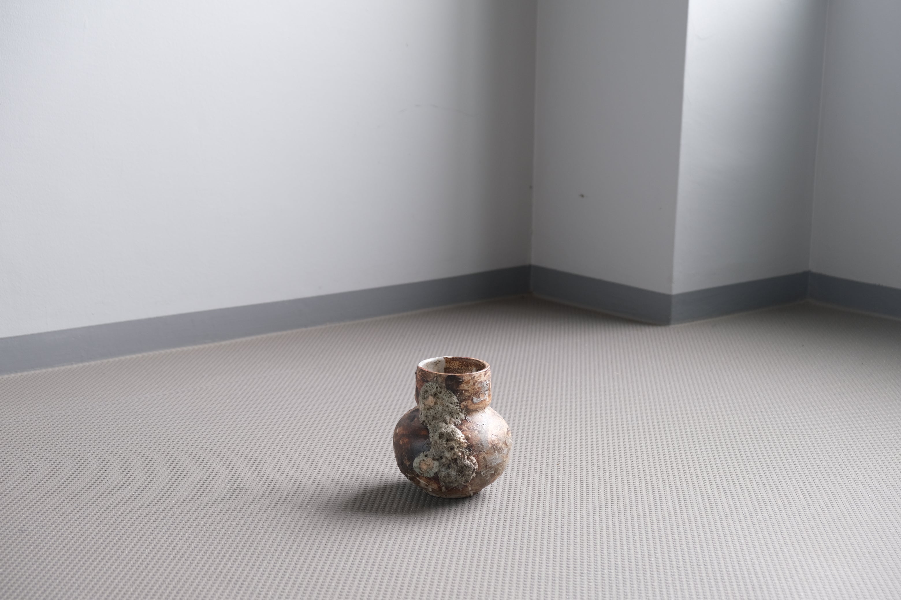 静かな土の旅|Adam Silverman《Untitled 2021》