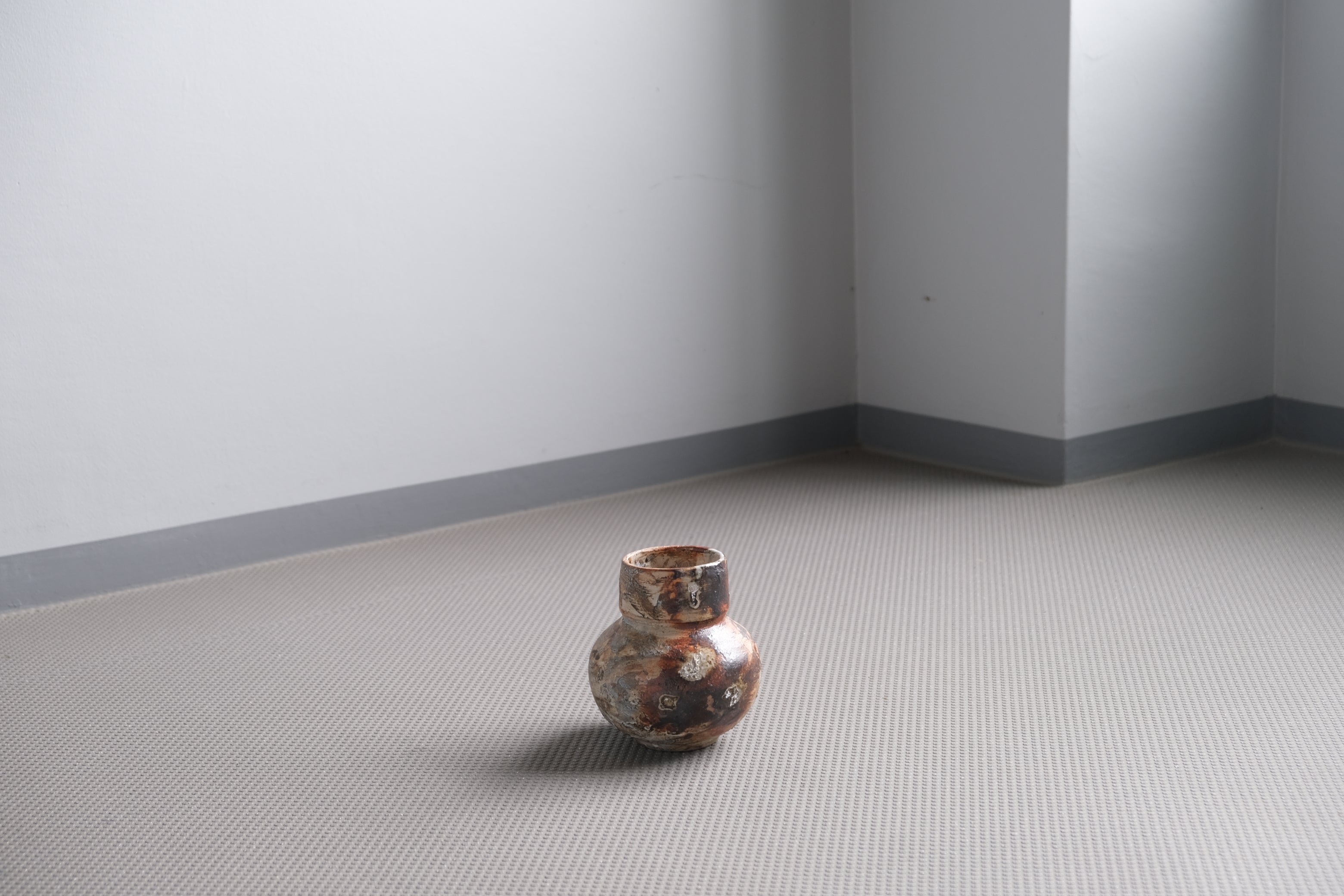 静かな土の旅|Adam Silverman《Untitled 2021》