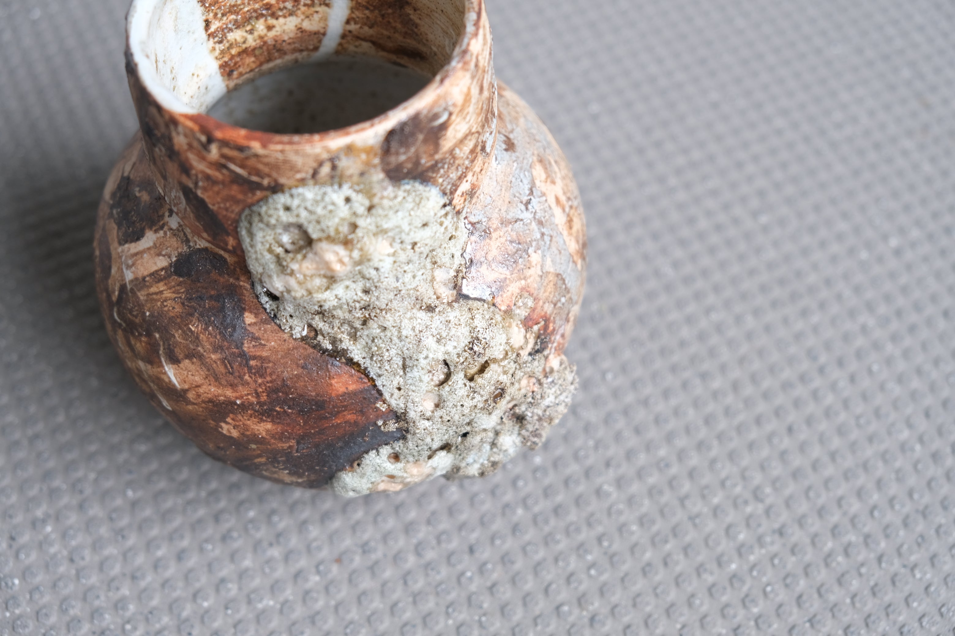 静かな土の旅|Adam Silverman《Untitled 2021》