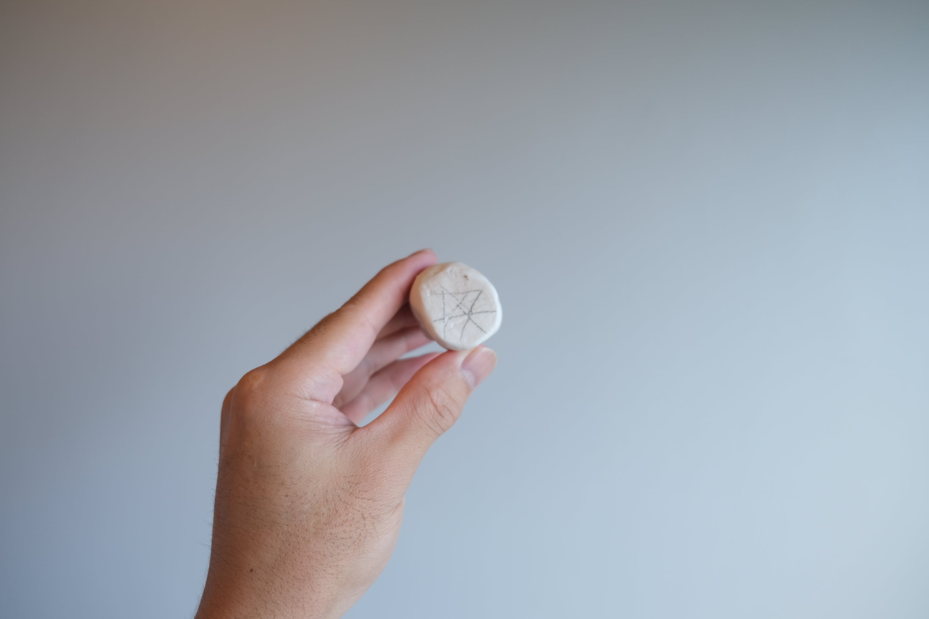 Guido De Zan|ヘンリー・ムーアに通じる 小さな彫刻的陶器【人物像】