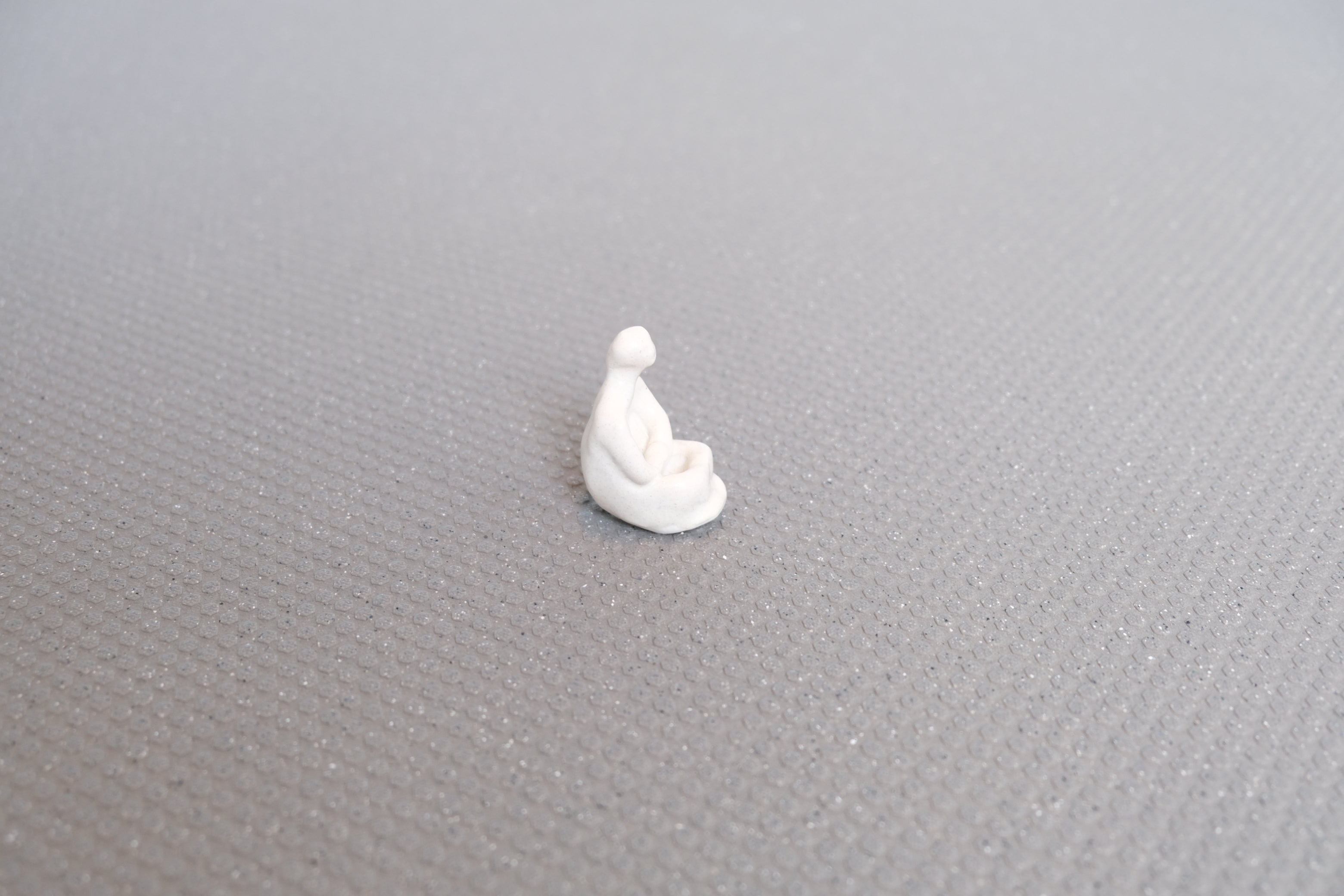 Guido De Zan|ヘンリー・ムーアに通じる 小さな彫刻的陶器【人物像】