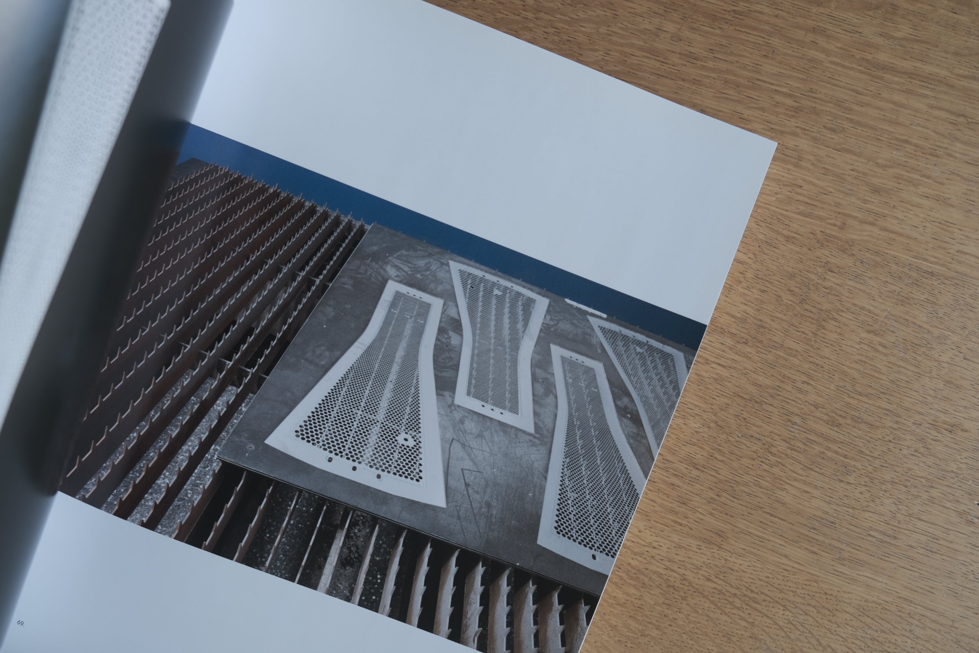 Barber Osgerby Projects|バーバー&オズガビー 決定版モノグラフ(Phaidon, 2017)