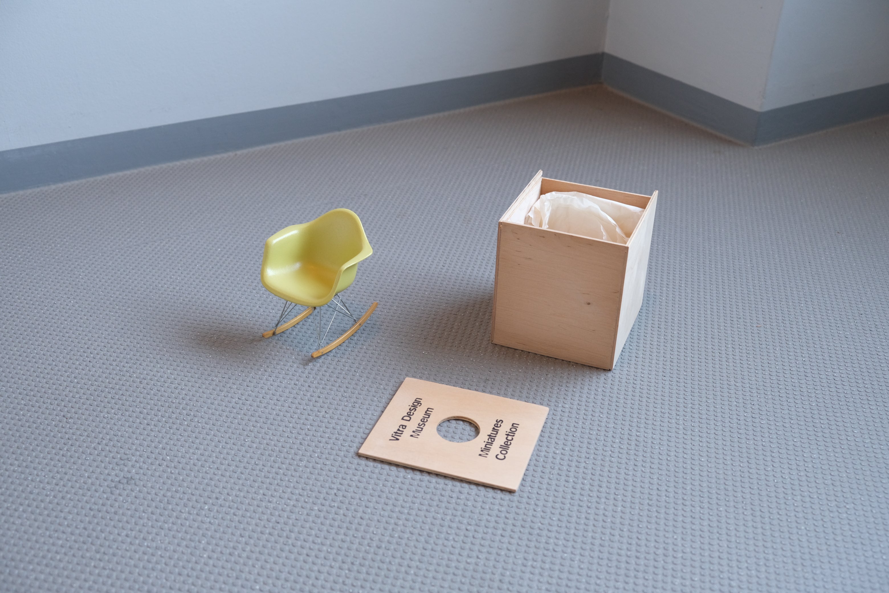 【1/6スケール】イームズ RAR ロッキングチェア ミニチュア|Vitra製|ライムグリーン