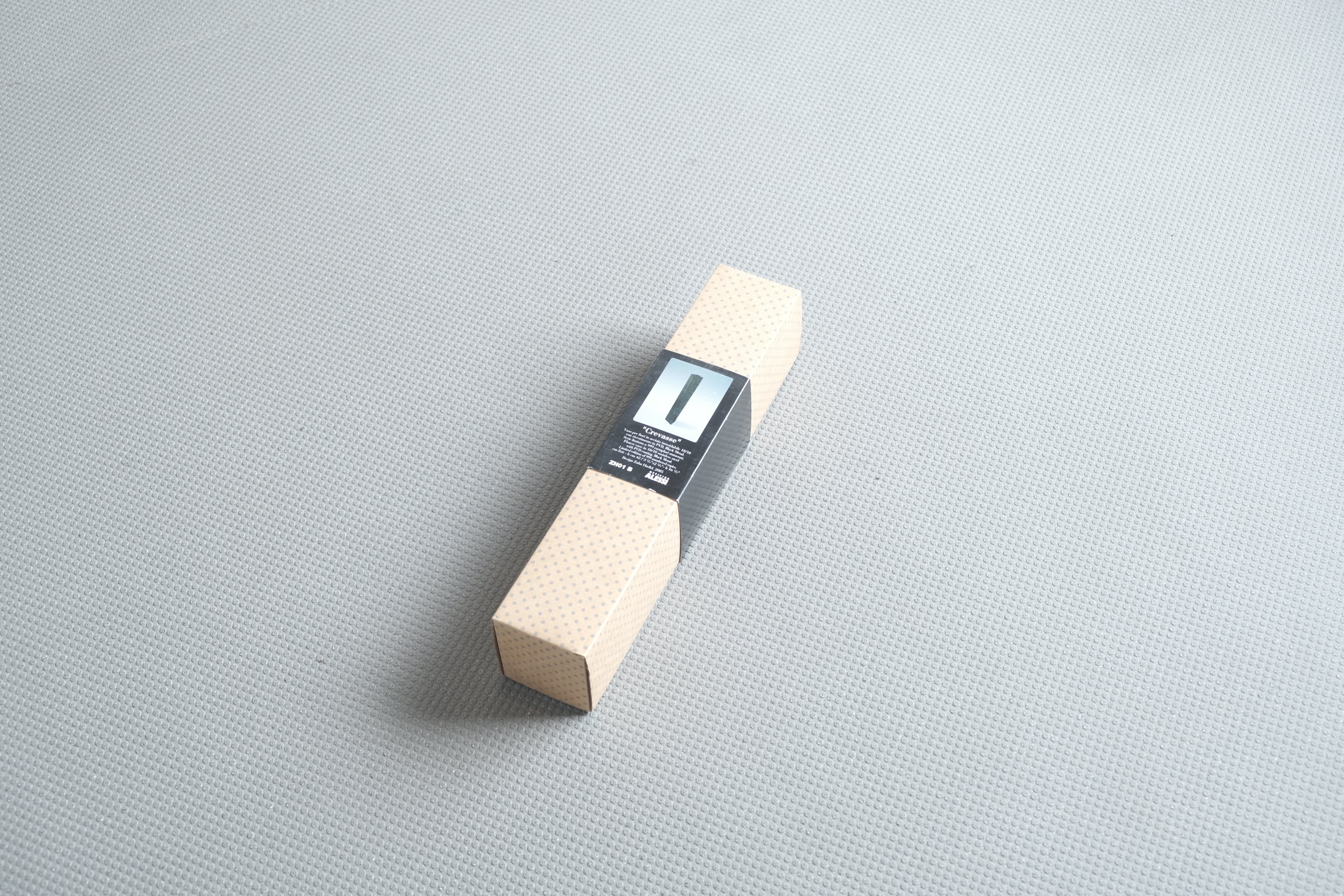 【限定品|ALESSI】ザハ・ハディッド フラワーベース “CREVASSE” ブラック エディション999