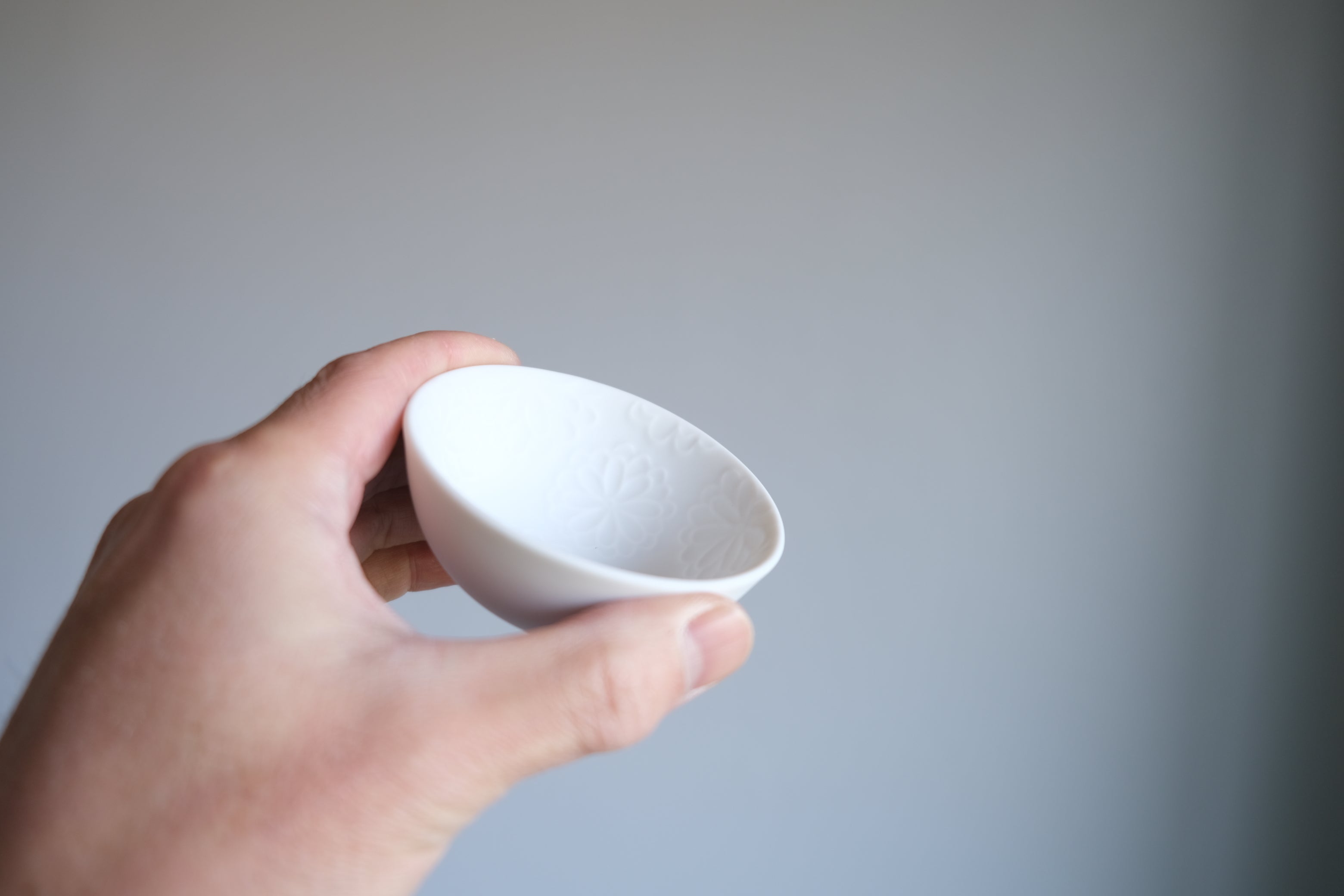 静けさを手に取る|妹島和世 カップ&ソーサー “Pyonko”