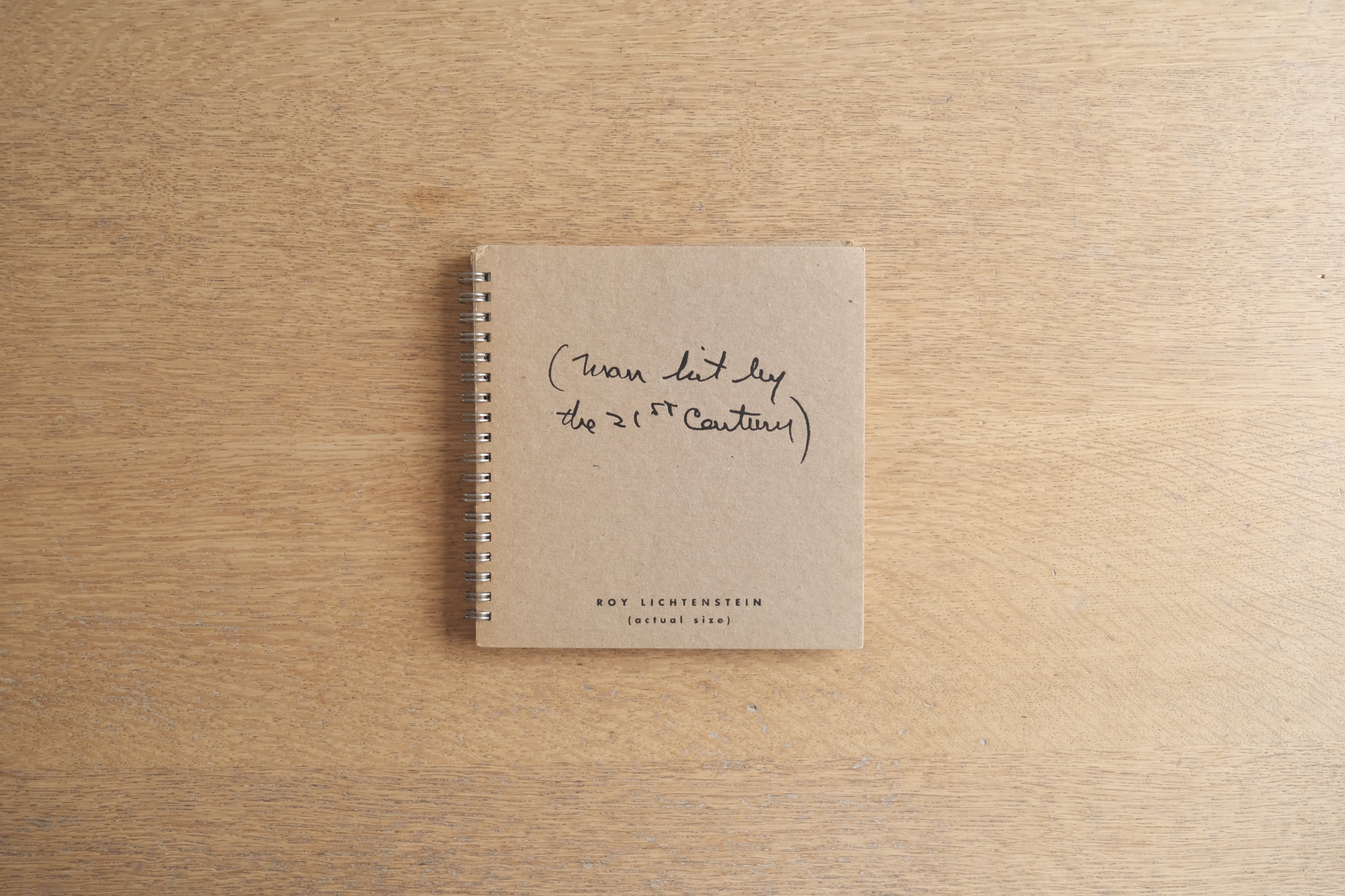 Roy Lichtenstein : Man Hit by the 21st Century(1998年 シンシナティ現代美術センター)