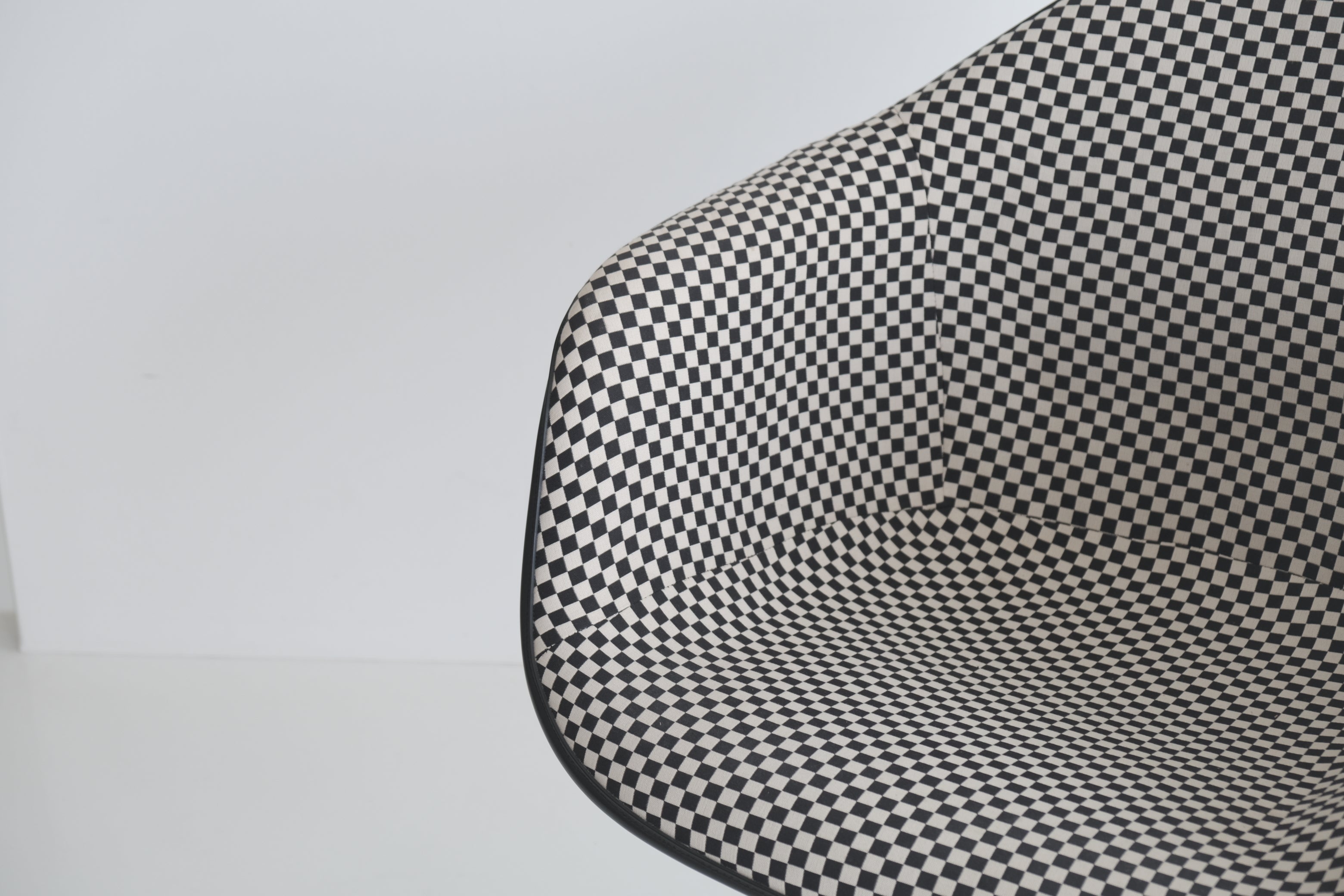 【Herman Miller × Alexander Girard】ヴィンテージ アームシェルチェア|チェッカーファブリック × エッフェルベース