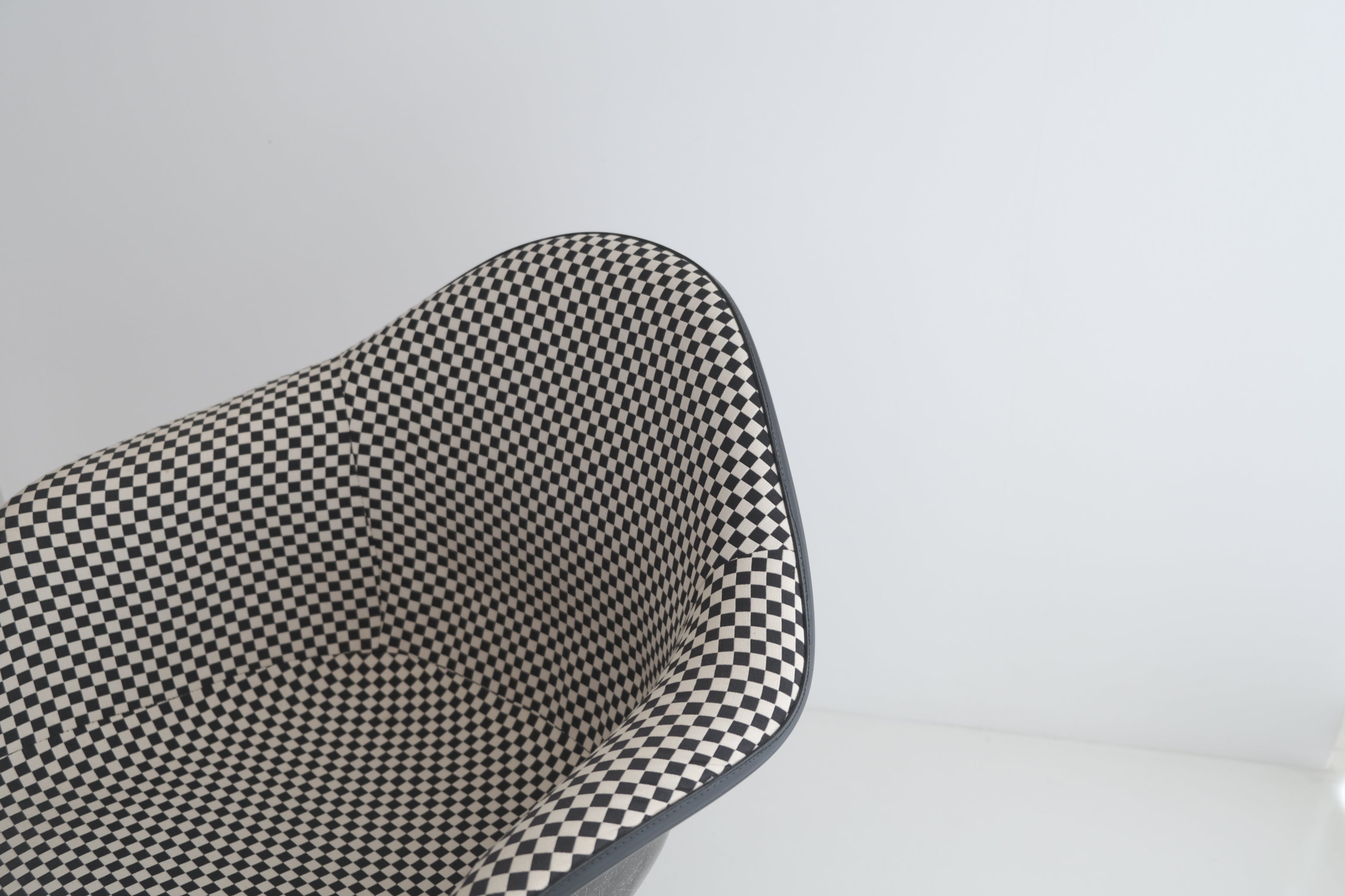 【Herman Miller × Alexander Girard】ヴィンテージ アームシェルチェア|チェッカーファブリック × エッフェルベース