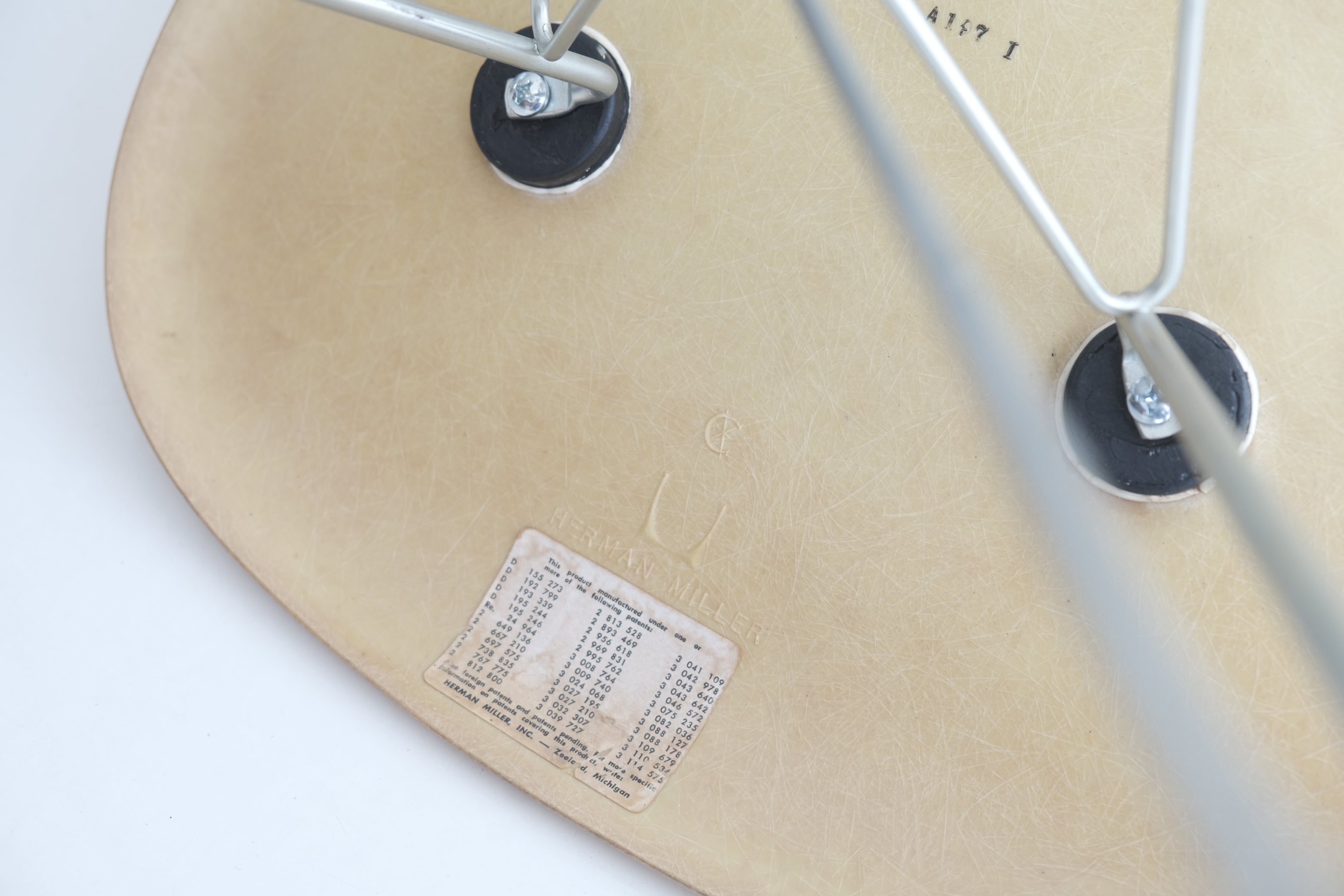 EAMES SIDE SHELL CHAIR(エッフェルベース)|イームズ サイドシェルチェア No.1〈ファイバーグラス〉