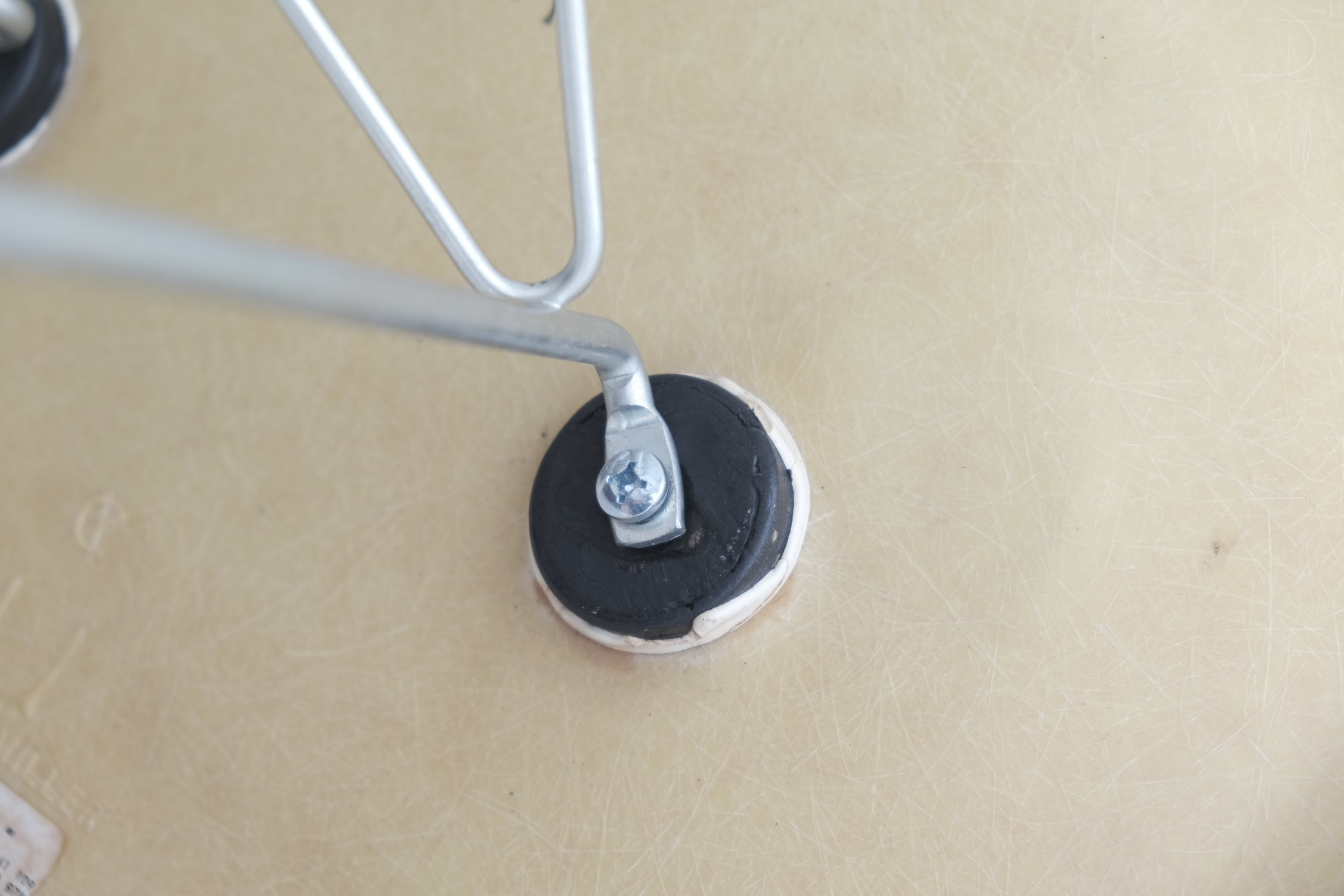 EAMES SIDE SHELL CHAIR(エッフェルベース)|イームズ サイドシェルチェア No.1〈ファイバーグラス〉