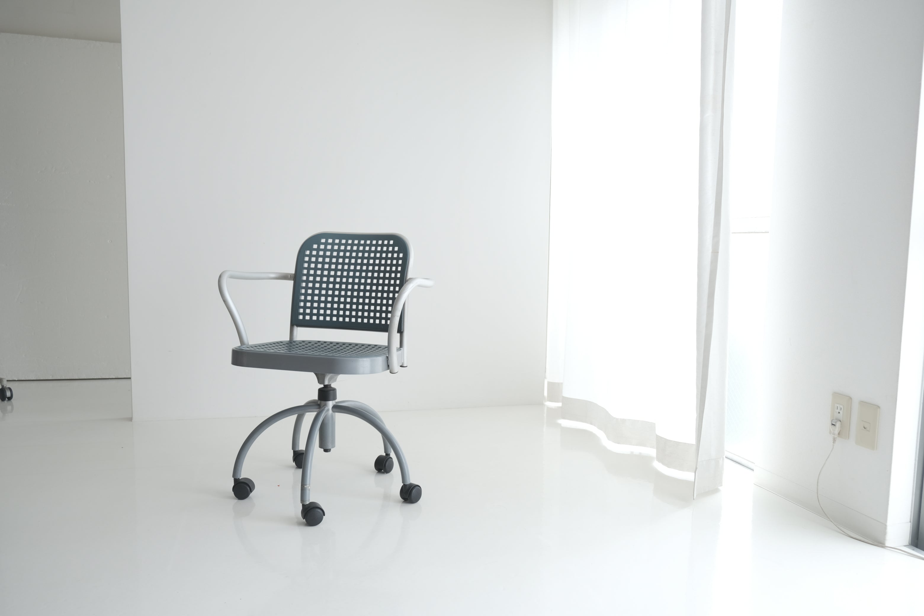VICO MAGISTRETTI SWIVEL CHAIR No.1|ヴィコ・マジストレッティ 回転チェア(De Padova)