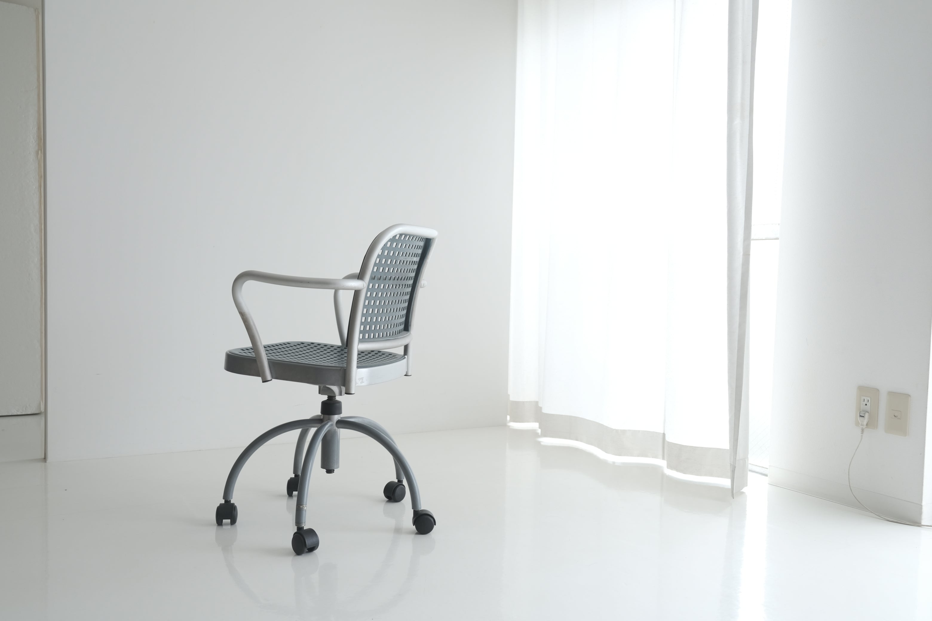 VICO MAGISTRETTI SWIVEL CHAIR No.1|ヴィコ・マジストレッティ 回転チェア(De Padova)
