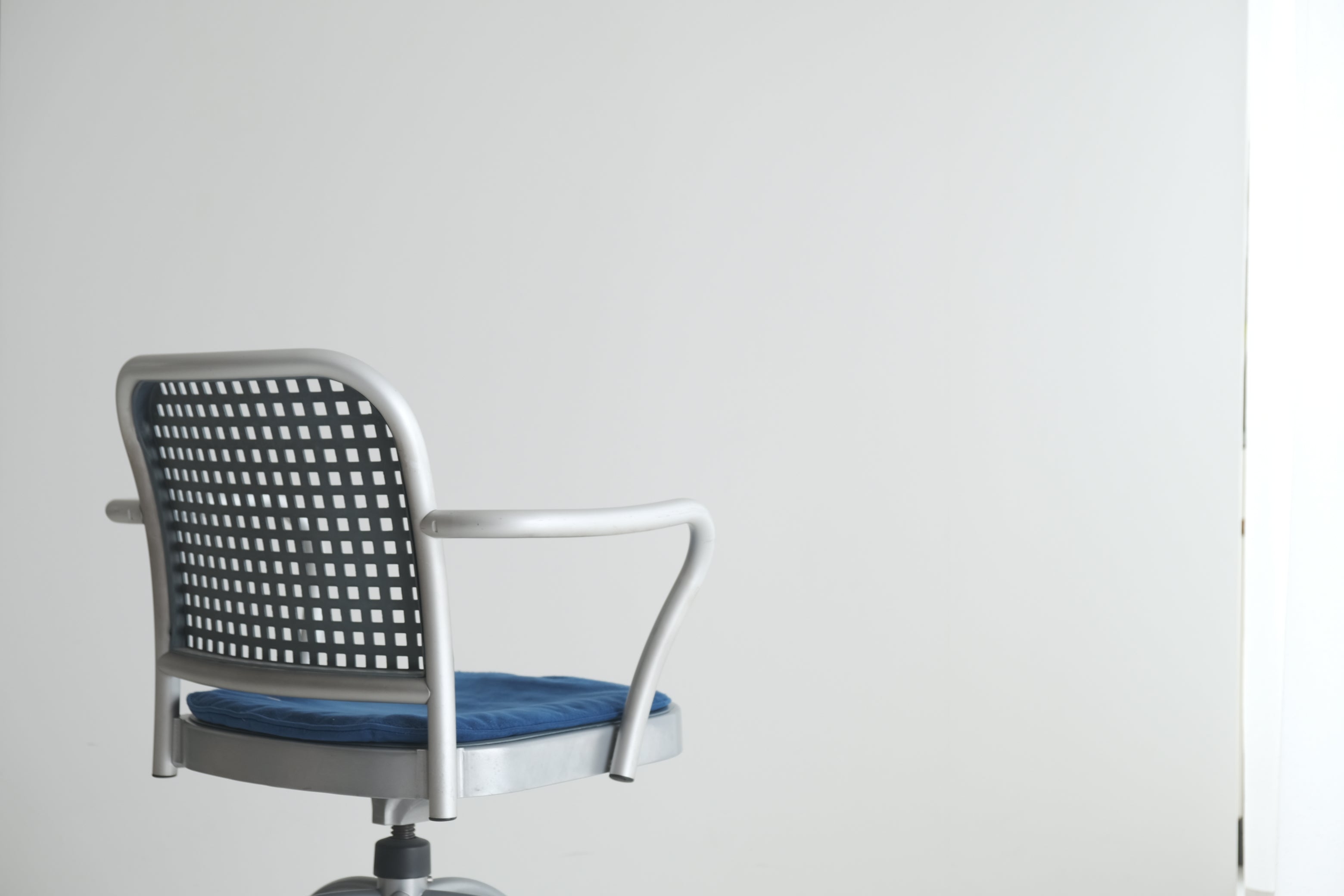VICO MAGISTRETTI SWIVEL CHAIR No.2|ヴィコ・マジストレッティ 回転チェア(De Padova)