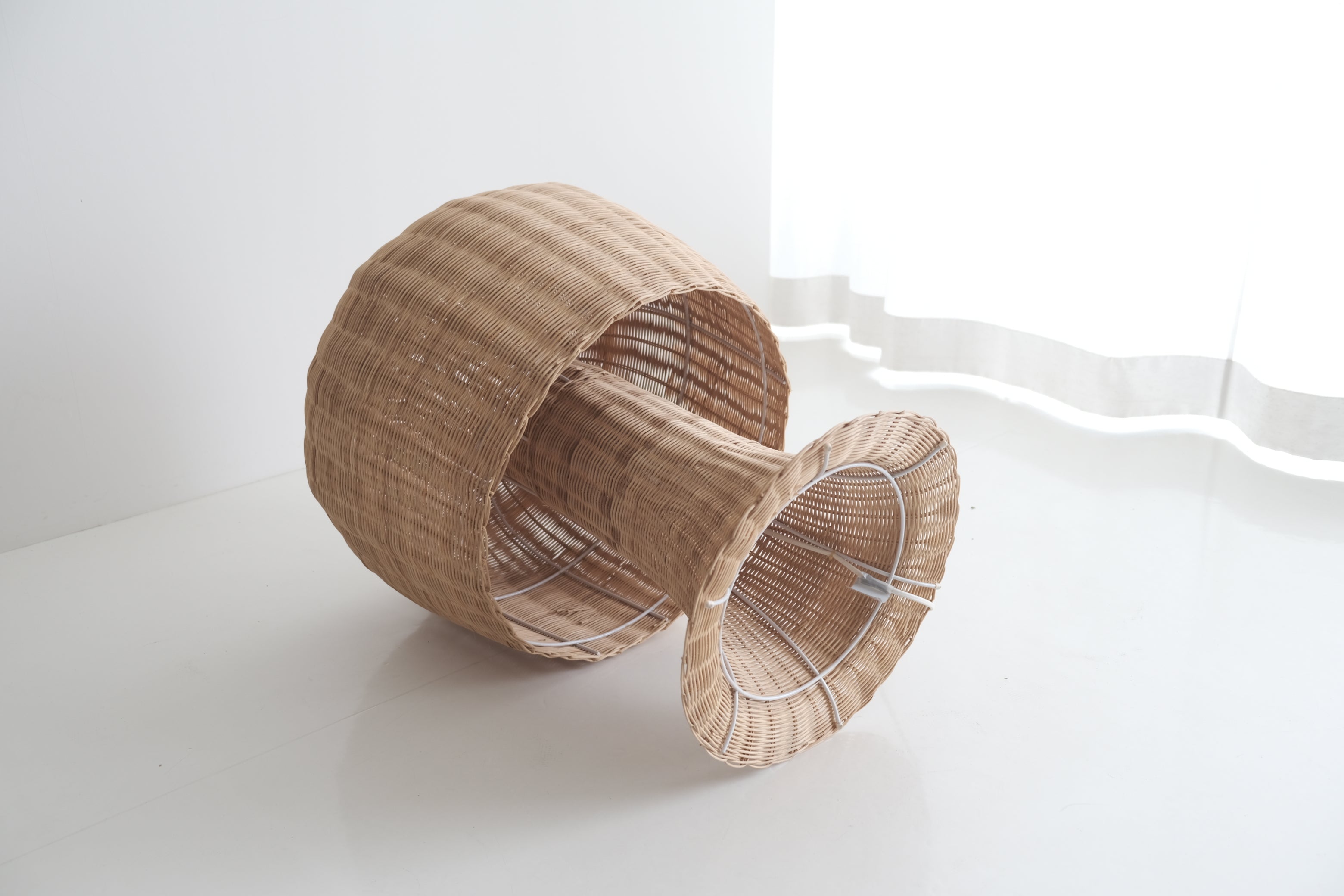 Amanita FC23 ラタンフロアランプ|カンパーナ兄弟 × Alessi