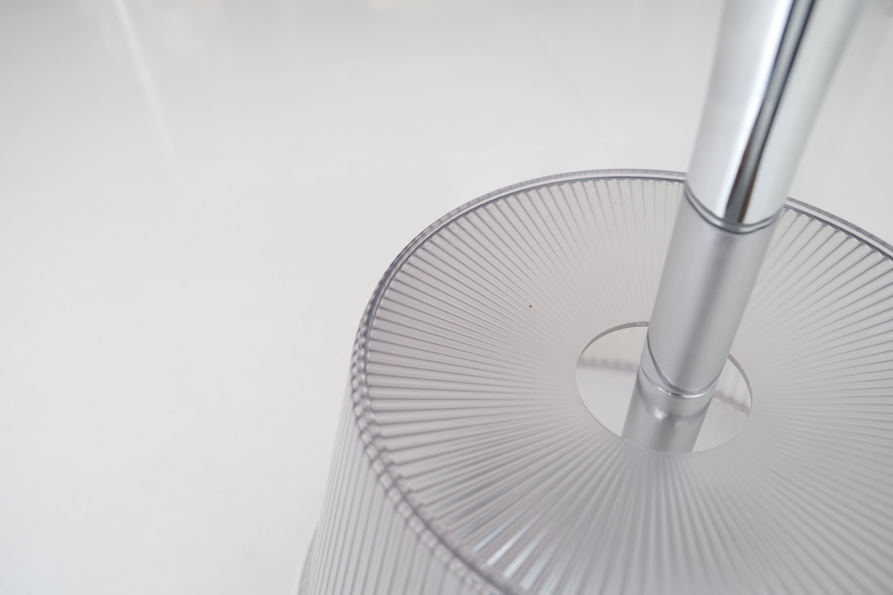 PICK-UP|ヤコブ・ワグナー × ALESSI|サイドテーブル&マガジンラック